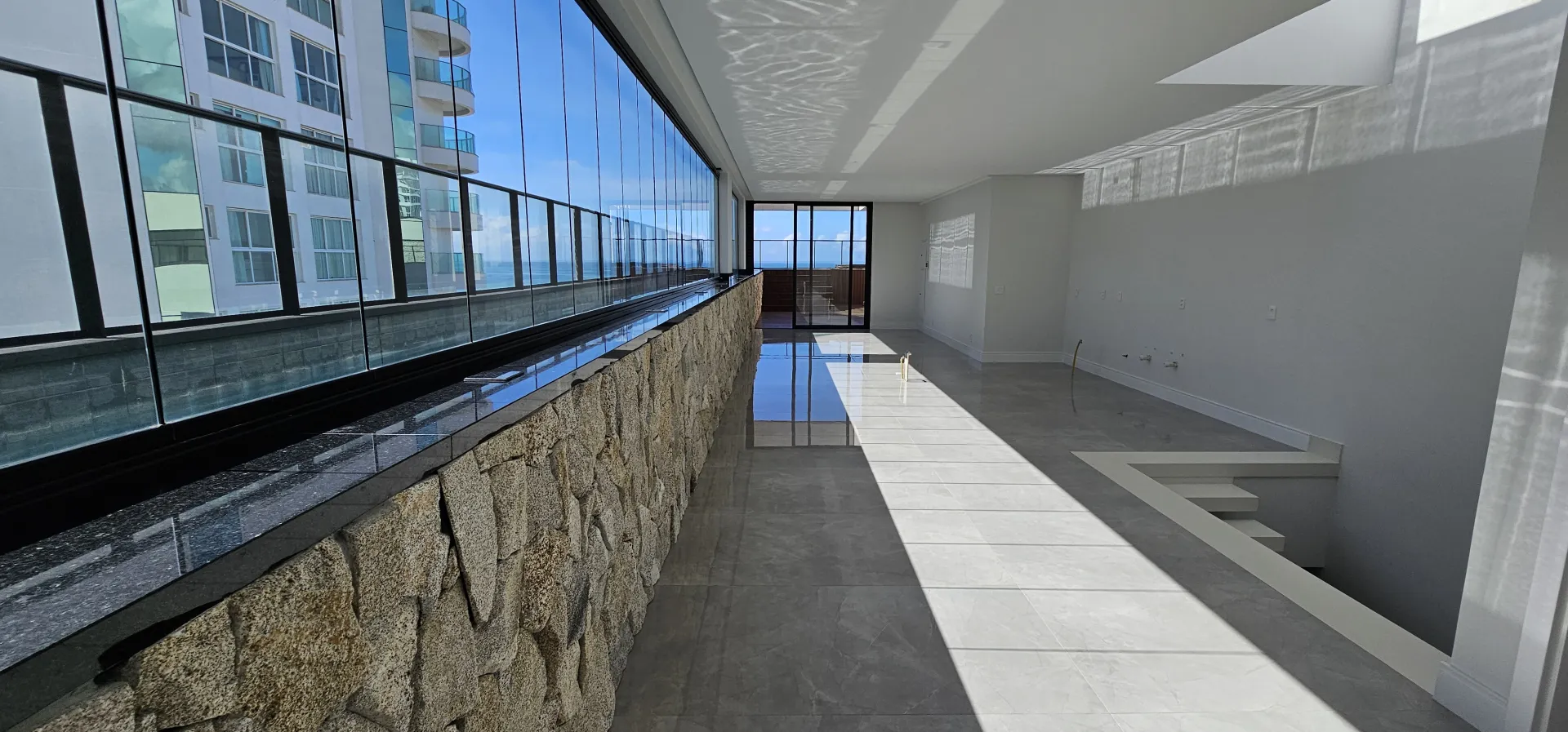 Exclusividade Absoluta na Praia Brava: Cobertura Duplex — foto 4