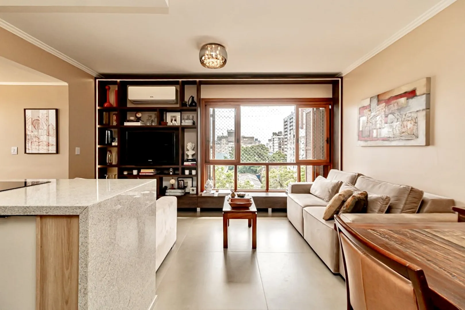 R$ 785.000 - IMPEC&Aacute;VEL APARTAMENTO - 96M2 - 3 DORM - SU&Iacute;TE - REFORMADO - 1 VAGA Rua Dezessete de Junho Porto Alegre - 