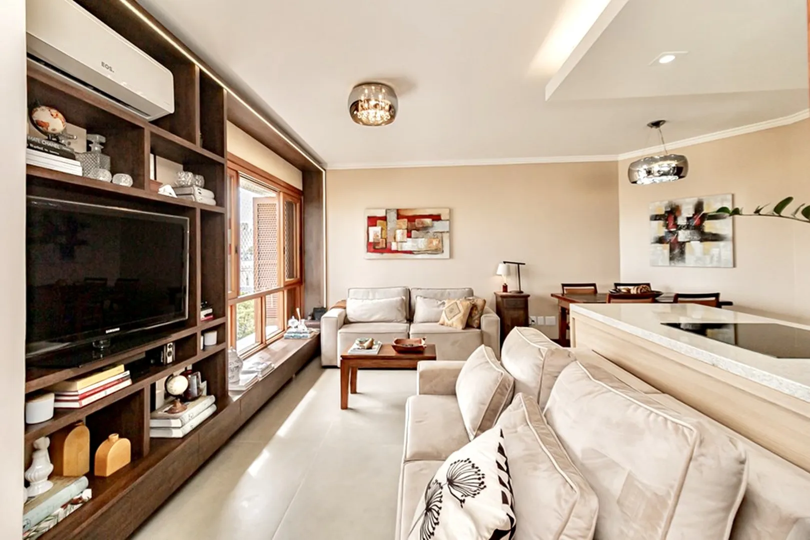 R$ 785.000 - IMPEC&Aacute;VEL APARTAMENTO - 96M2 - 3 DORM - SU&Iacute;TE - REFORMADO - 1 VAGA Rua Dezessete de Junho Porto Alegre - 