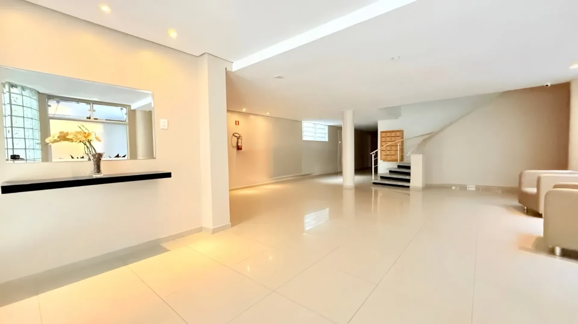 R$ 379.000 - PORTEIRA FECHADA - LINDO APARTAMENTO T&Eacute;RREO - 69M2 - 3 DORM - CHURRASQUEIRA Rua Laurindo Porto Alegre - 