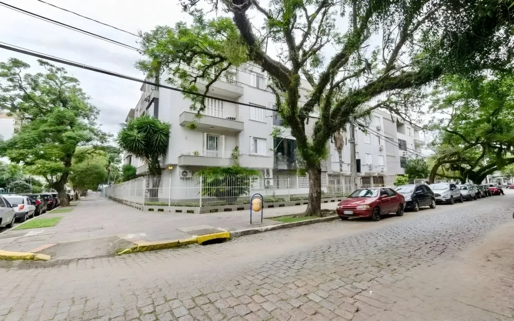 R$ 379.000 - PORTEIRA FECHADA - LINDO APARTAMENTO T&Eacute;RREO - 69M2 - 3 DORM - CHURRASQUEIRA Rua Laurindo Porto Alegre - 