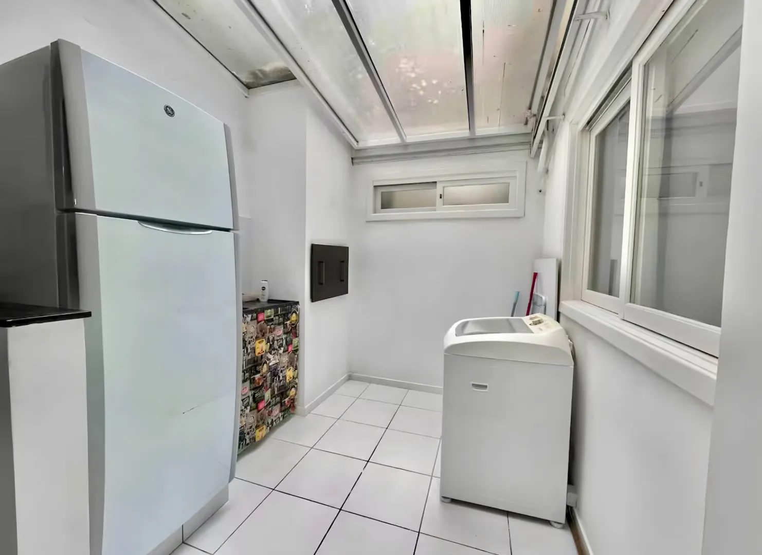 R$ 379.000 - PORTEIRA FECHADA - LINDO APARTAMENTO T&Eacute;RREO - 69M2 - 3 DORM - CHURRASQUEIRA Rua Laurindo Porto Alegre - 
