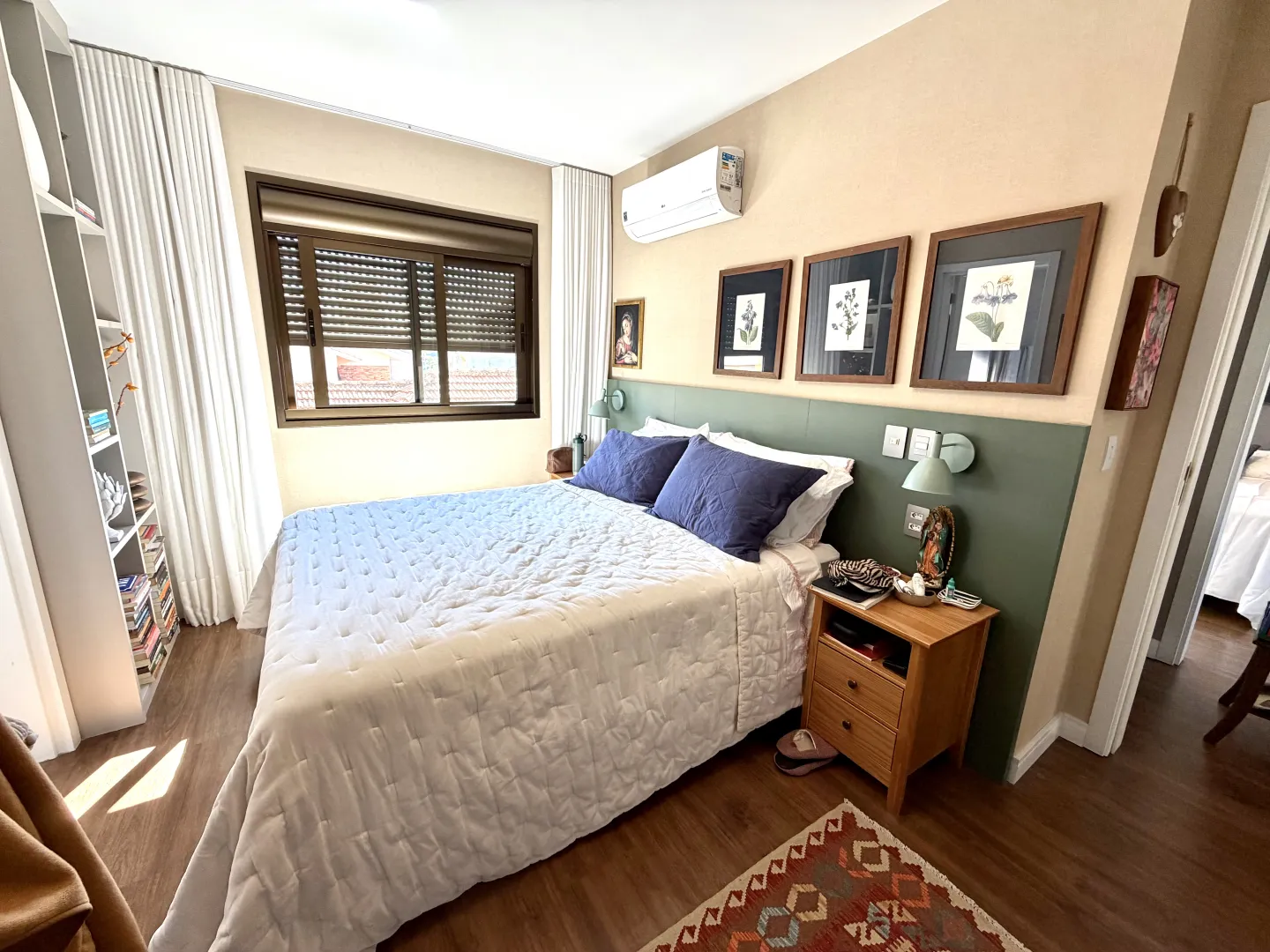 R$ 995.000 - SOHO RESIDENCE - APARTAMENTO - MOBILIADO - 93M2 - 2 SU&Iacute;TES - 2 VAGAS Rua Padre Alois Kades S J Porto Alegre - 