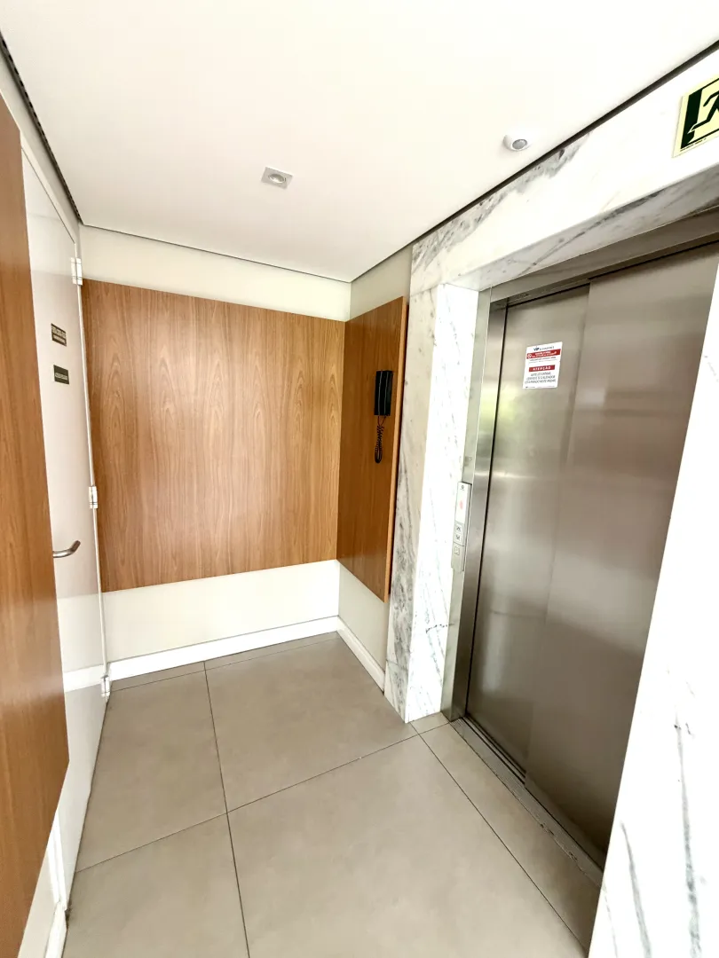 R$ 995.000 - SOHO RESIDENCE - APARTAMENTO - MOBILIADO - 93M2 - 2 SU&Iacute;TES - 2 VAGAS Rua Padre Alois Kades S J Porto Alegre - 