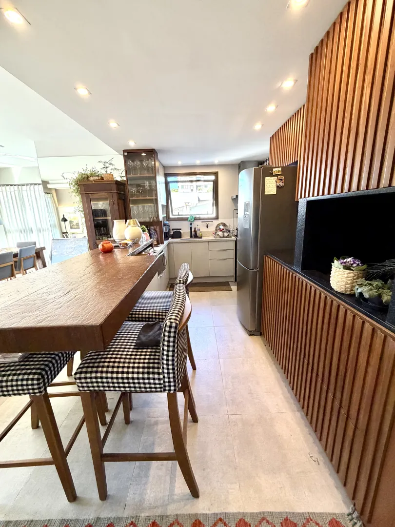R$ 995.000 - SOHO RESIDENCE - APARTAMENTO - MOBILIADO - 93M2 - 2 SU&Iacute;TES - 2 VAGAS Rua Padre Alois Kades S J Porto Alegre - 