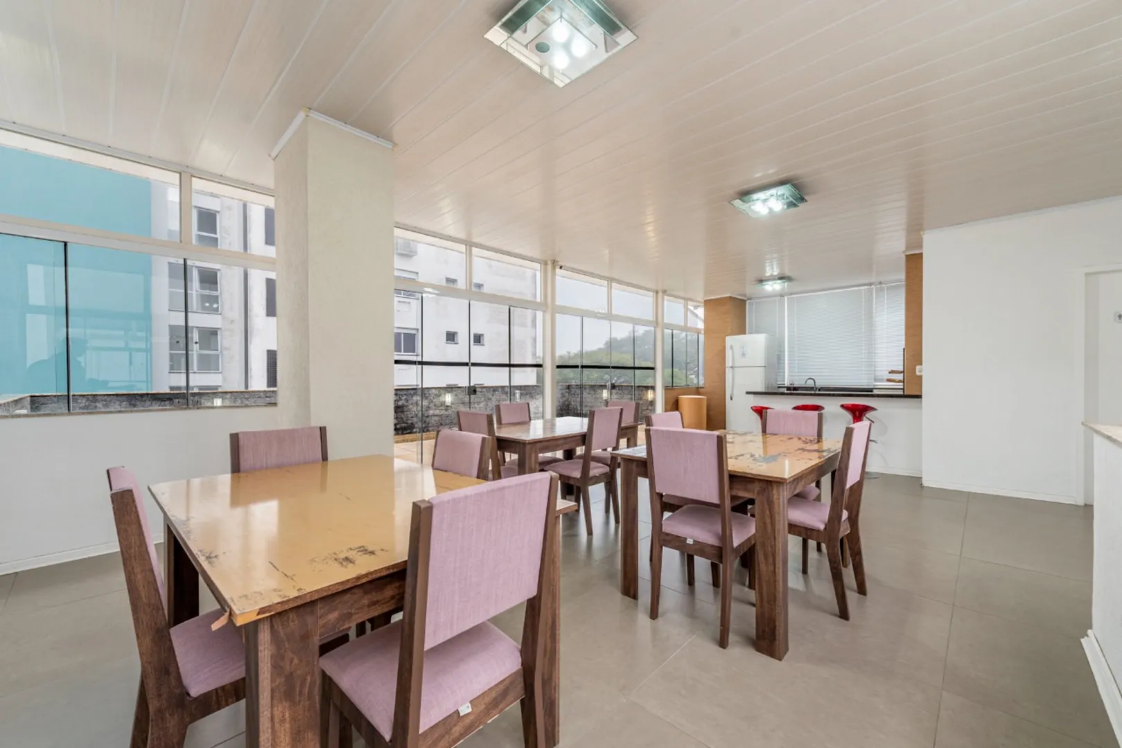 R$ 445.000 - &Oacute;TIMO APARTAMENTO - SEMIMOBILIADO - 54M2 - 1 DORM - BANHEIRO - 1 VAGA Rua Artur Fabião Carneiro Porto Alegre - 