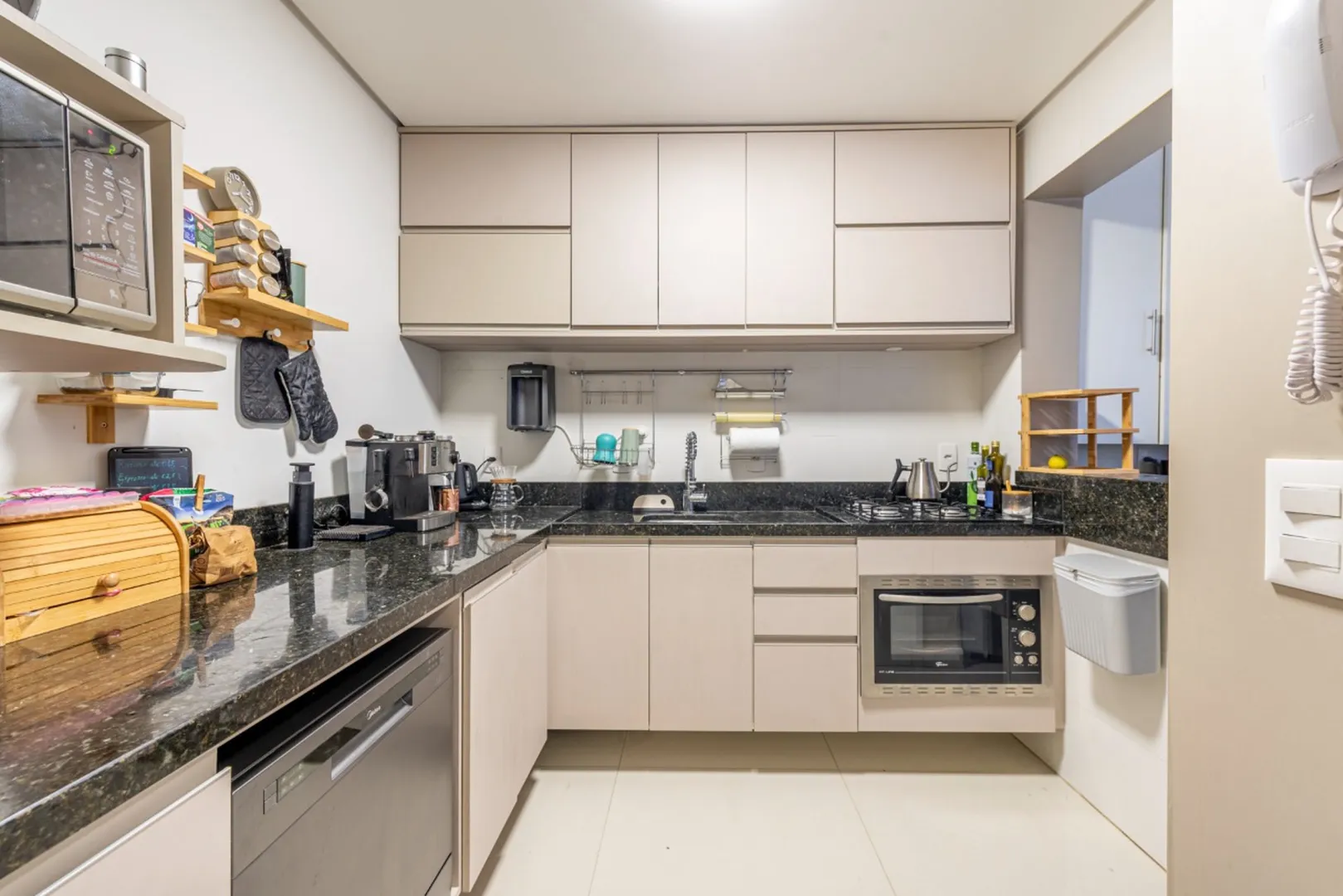 R$ 445.000 - &Oacute;TIMO APARTAMENTO - SEMIMOBILIADO - 54M2 - 1 DORM - BANHEIRO - 1 VAGA Rua Artur Fabião Carneiro Porto Alegre - 
