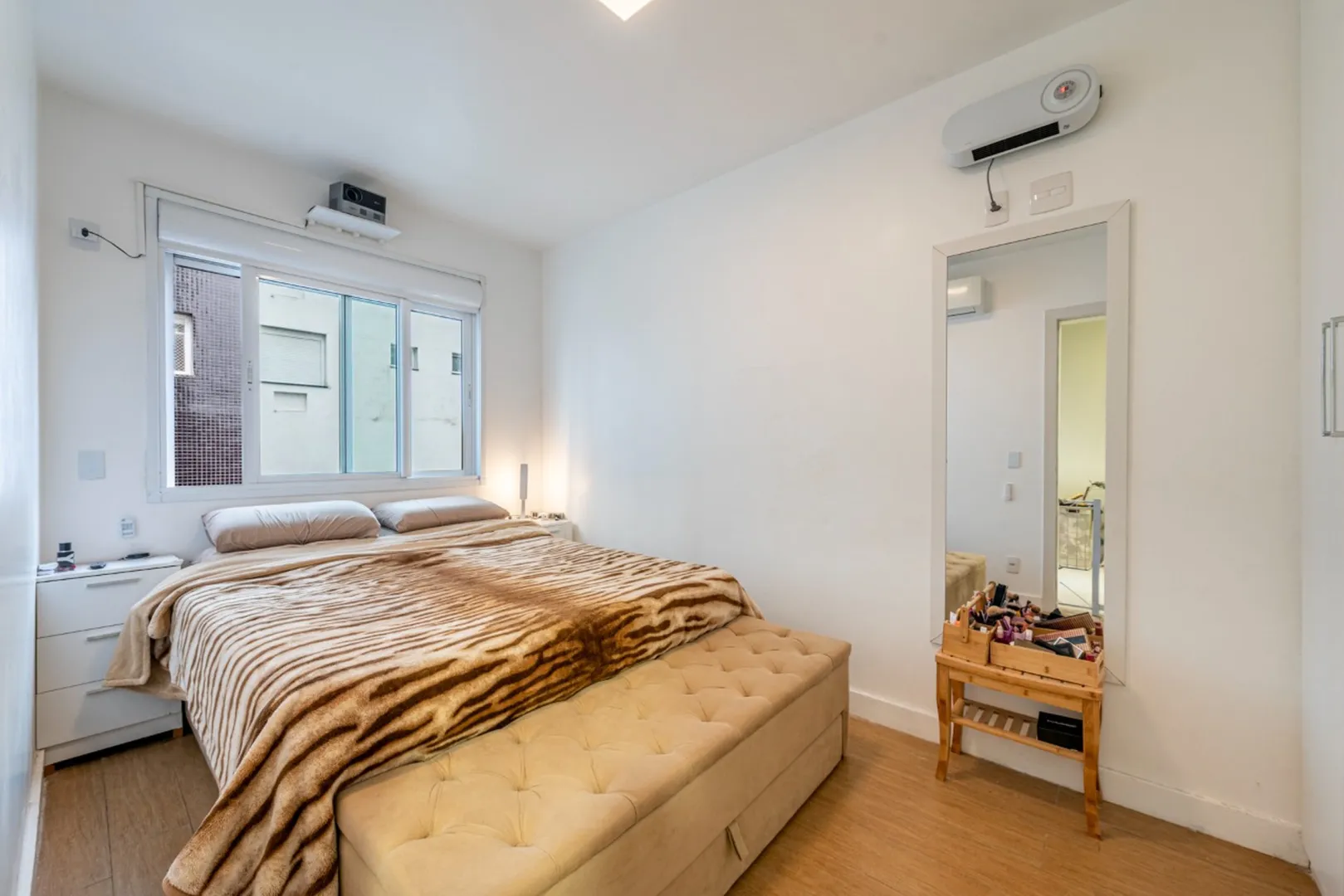 R$ 445.000 - &Oacute;TIMO APARTAMENTO - SEMIMOBILIADO - 54M2 - 1 DORM - BANHEIRO - 1 VAGA Rua Artur Fabião Carneiro Porto Alegre - 