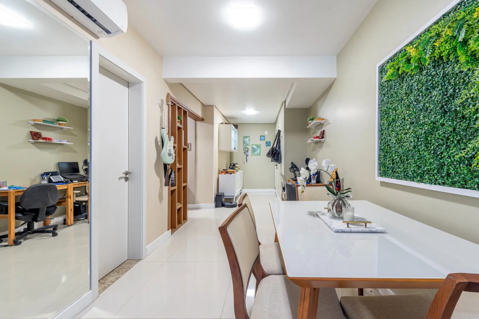 R$ 445.000 - &Oacute;TIMO APARTAMENTO - SEMIMOBILIADO - 54M2 - 1 DORM - BANHEIRO - 1 VAGA Rua Artur Fabião Carneiro Porto Alegre - 