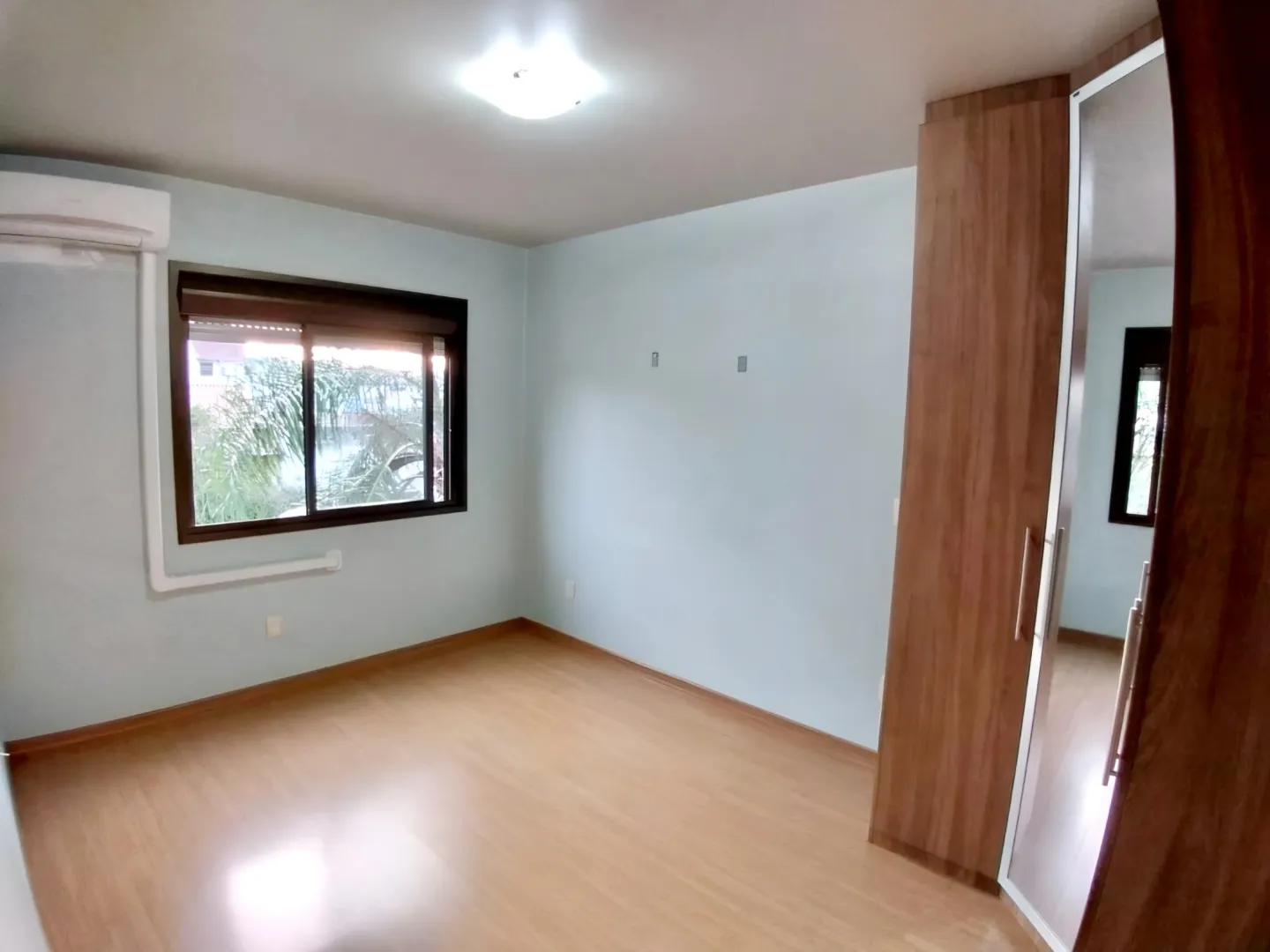 R$ 595.000 - BELO APARTAMENTO - 75M2 - 2 DORM - SU&Iacute;TE - LAREIRA - 1 VAGA Rua Portugal Porto Alegre - 
