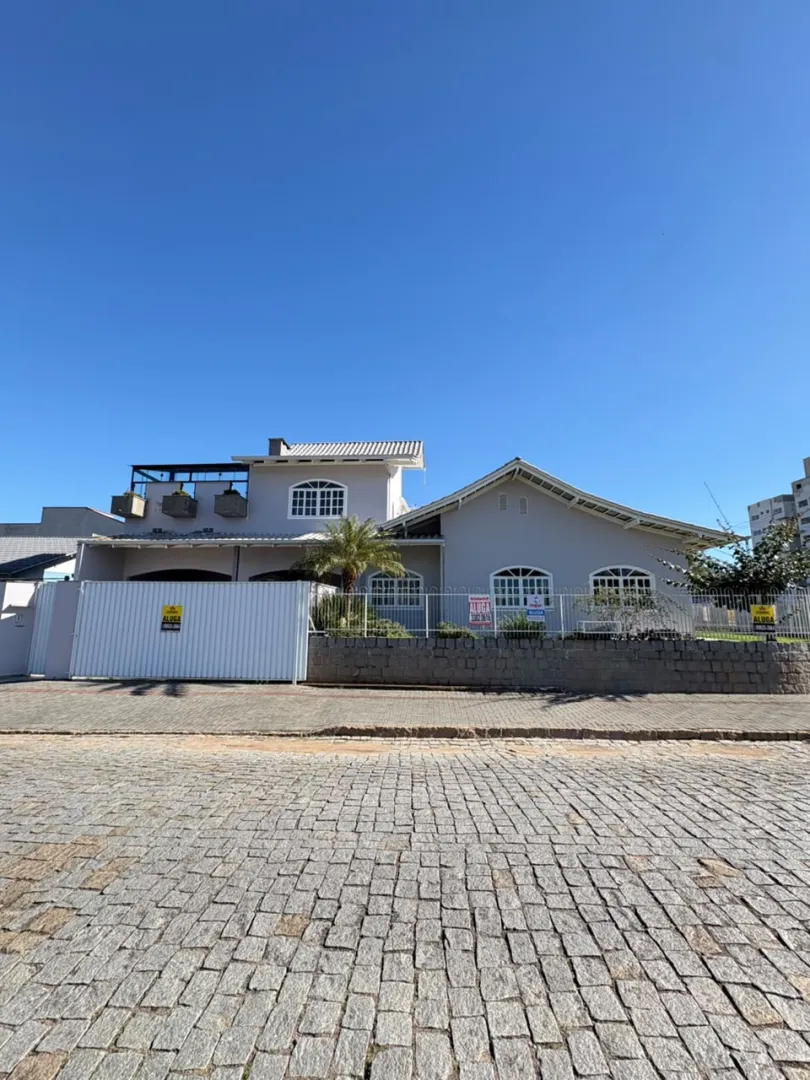 Casa  - B. Na&ccedil;&otilde;es  Timbó - 