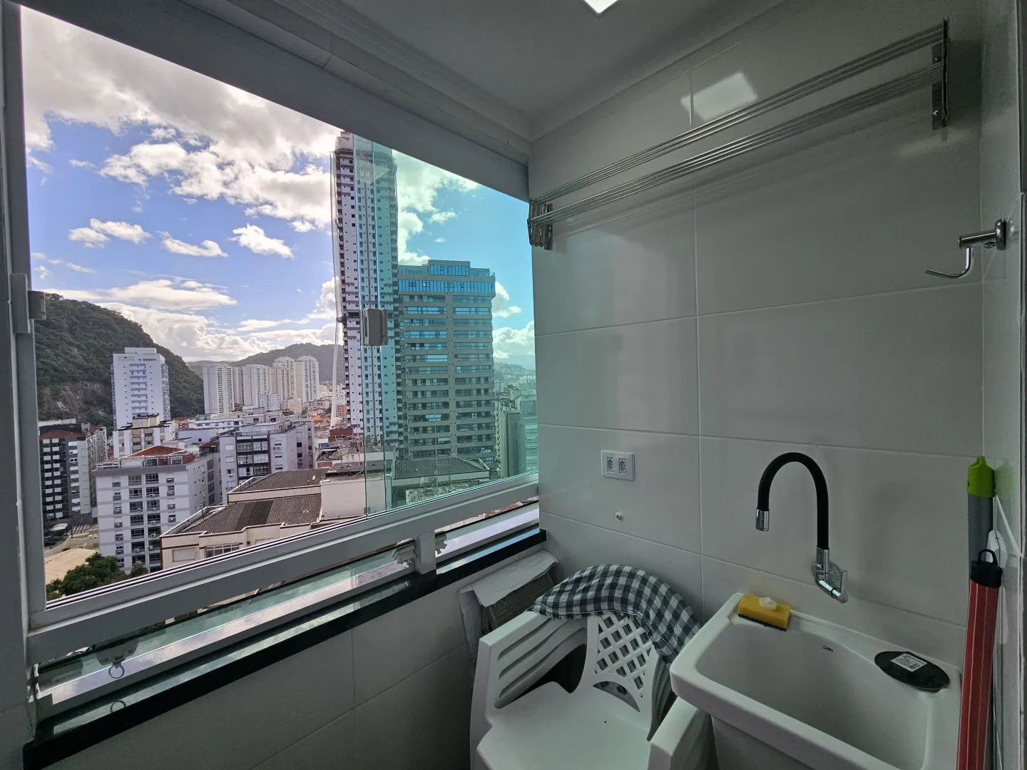 2 quartos reformado em pr&eacute;dio frente mar! 54m&sup2; abaixo do mercado - Jos&eacute; menino - Santos/SP Avenida Presidente Wilson Santos - 