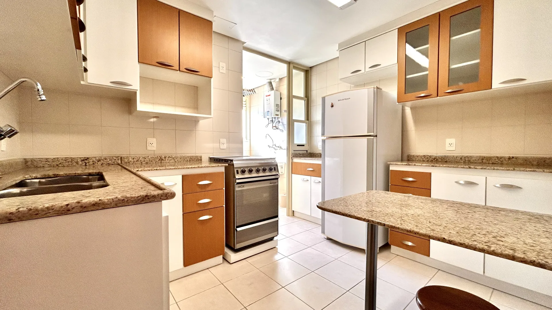 R$ 850.000 - LINDO APARTAMENTO - 102M2 - 2 DORM - SU&Iacute;TE - SACADA - VISTA - 1 VAGA - INFRA Rua Gonçalves Dias Porto Alegre - 