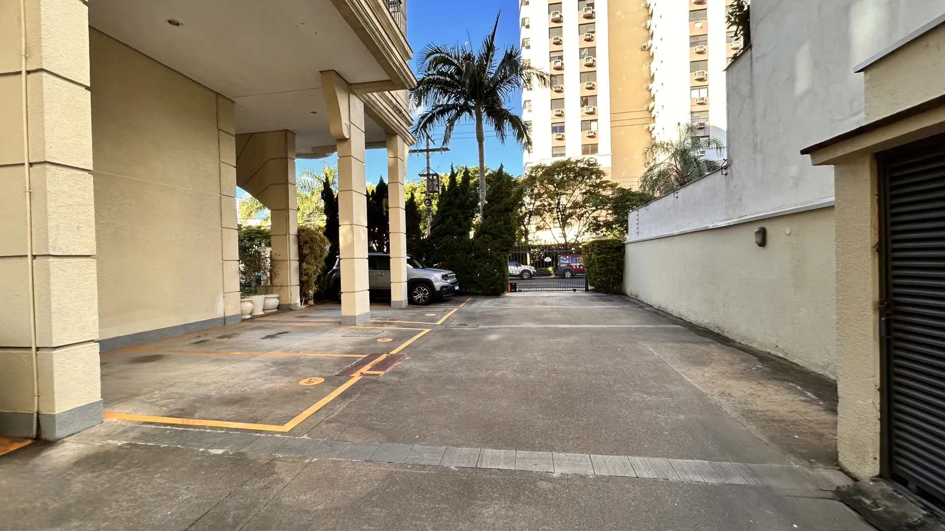 R$ 850.000 - LINDO APARTAMENTO - 102M2 - 2 DORM - SU&Iacute;TE - SACADA - VISTA - 1 VAGA - INFRA Rua Gonçalves Dias Porto Alegre - 