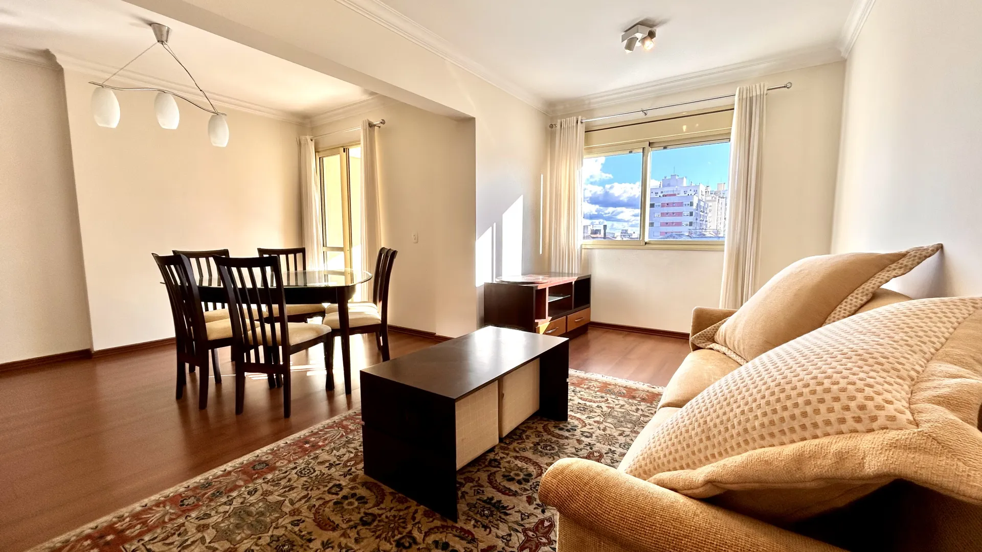 R$ 850.000 - LINDO APARTAMENTO - 102M2 - 2 DORM - SU&Iacute;TE - SACADA - VISTA - 1 VAGA - INFRA Rua Gonçalves Dias Porto Alegre - 