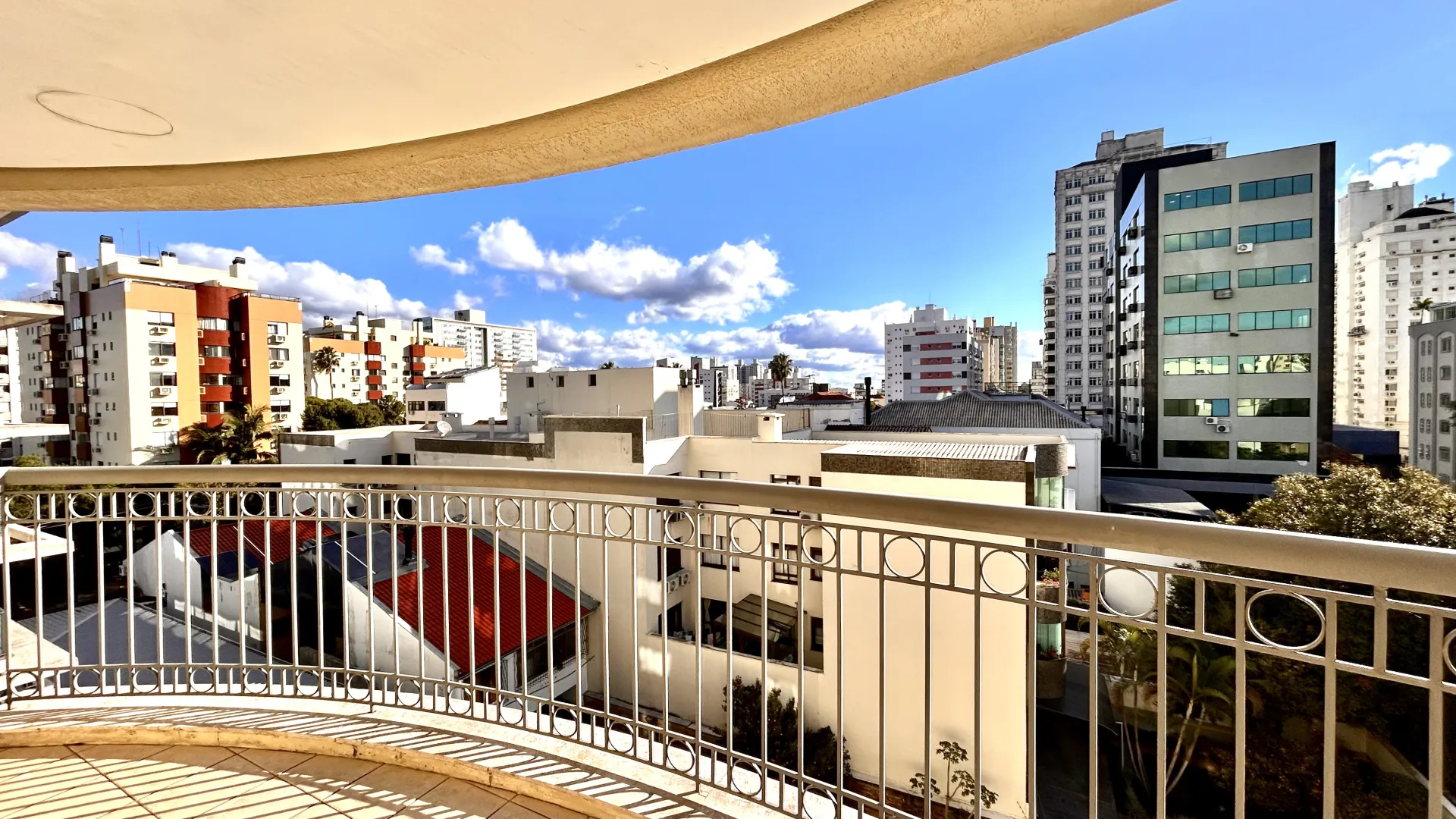 R$ 850.000 - LINDO APARTAMENTO - 102M2 - 2 DORM - SU&Iacute;TE - SACADA - VISTA - 1 VAGA - INFRA Rua Gonçalves Dias Porto Alegre - 