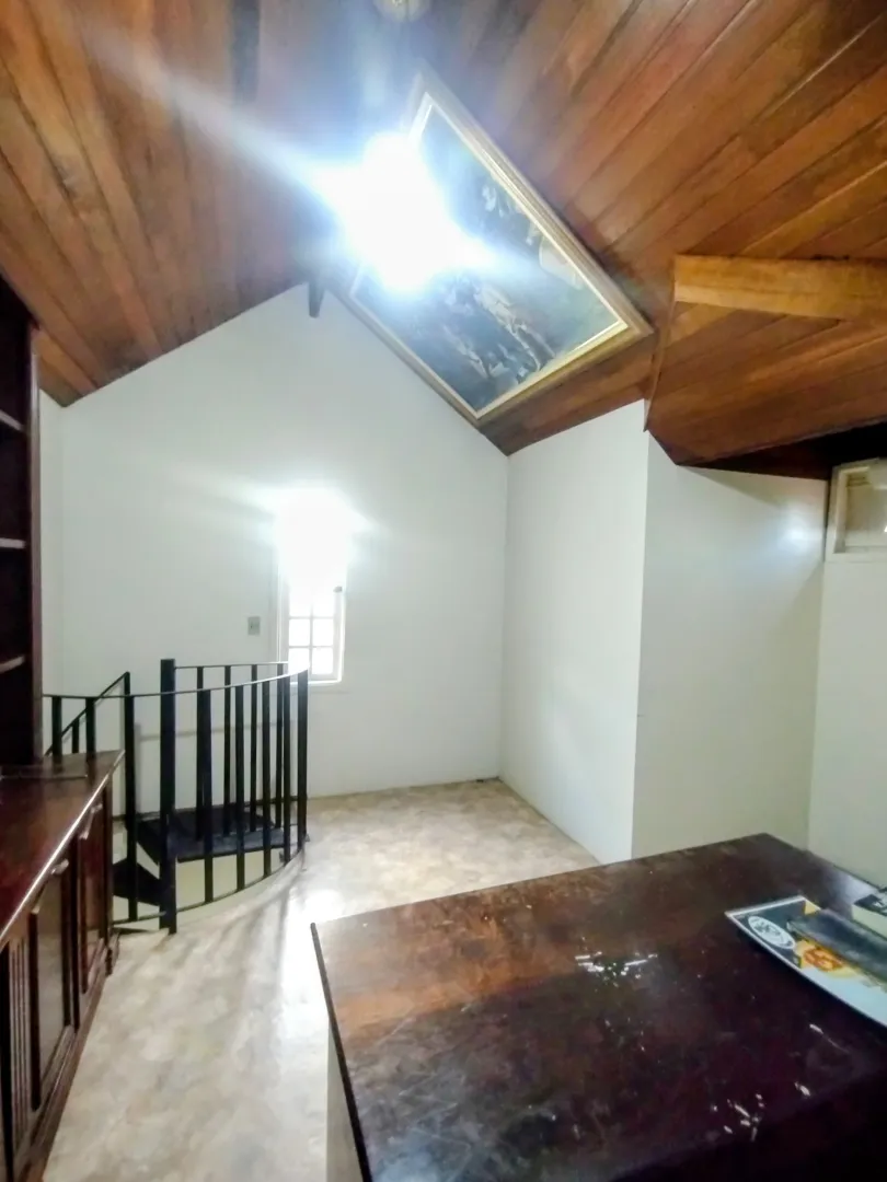Casa com piscina &agrave; venda no Centro de Igarat&aacute;/ 5 dormit&oacute;rios  Igaratá - 