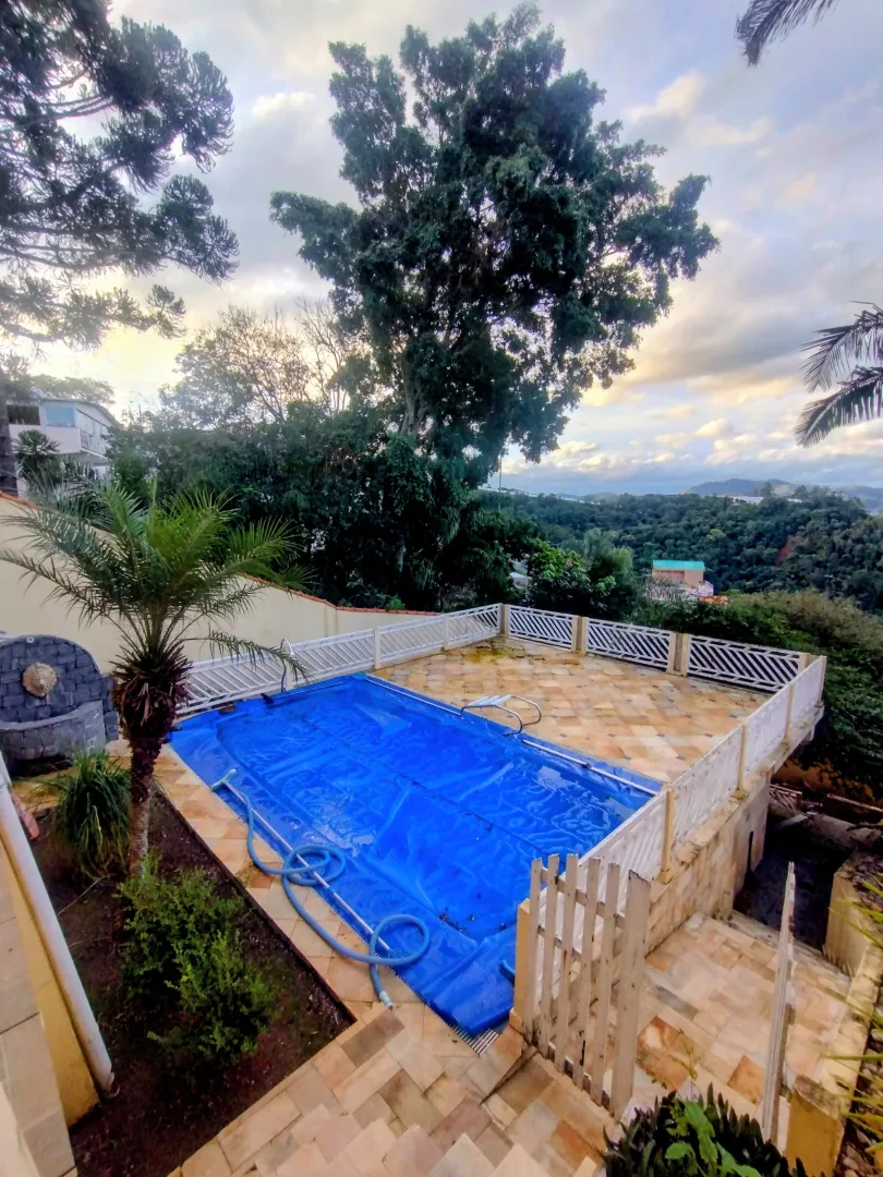 Casa com piscina &agrave; venda no Centro de Igarat&aacute;/ 5 dormit&oacute;rios  Igaratá - 
