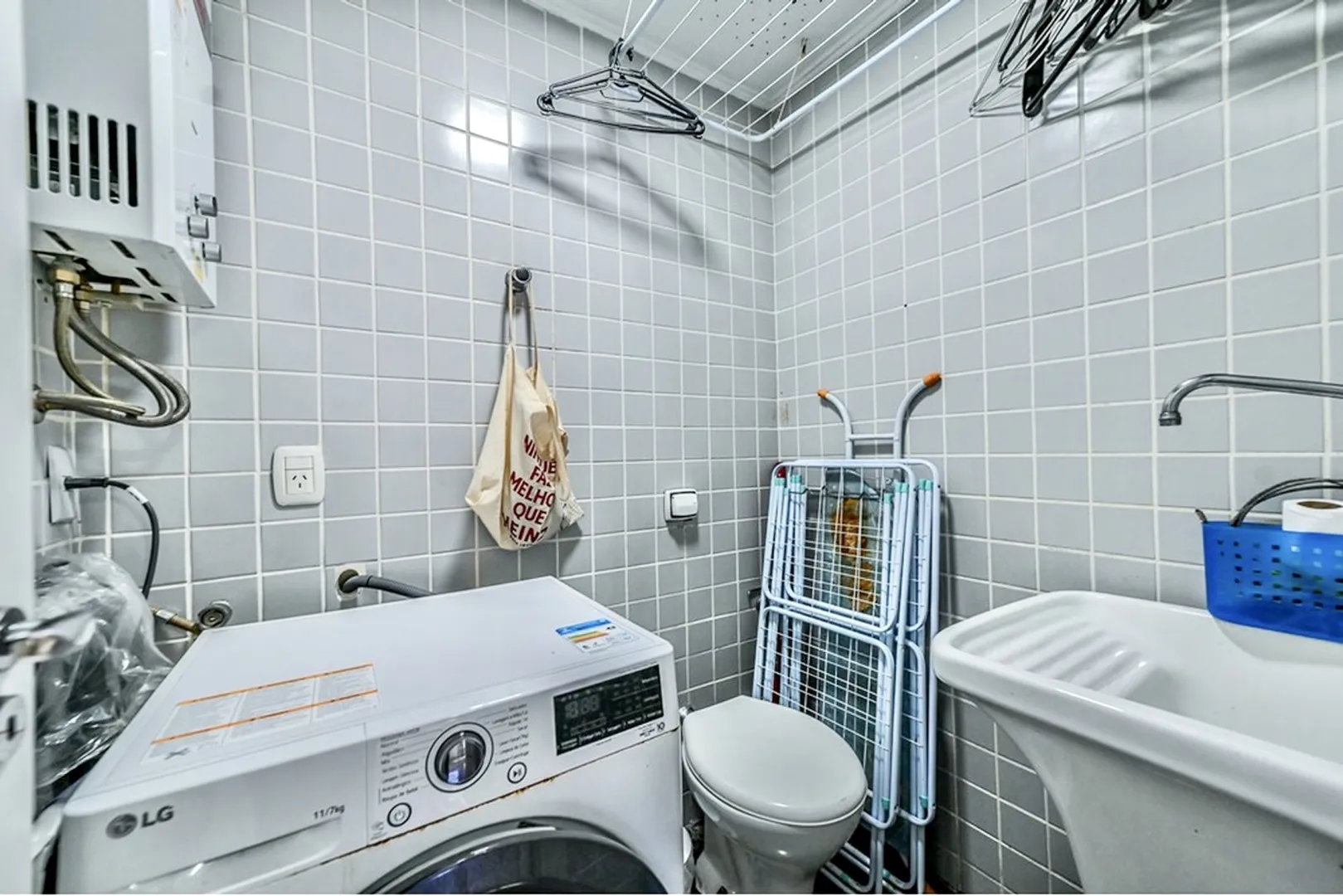 R$ 550.000 - BELO APARTAMENTO - 77M2 - 2 DORM - SU&Iacute;TE - CHURRASQUEIRA - SOL MANH&Atilde; - 1 VAGA Rua Cabral Porto Alegre - 