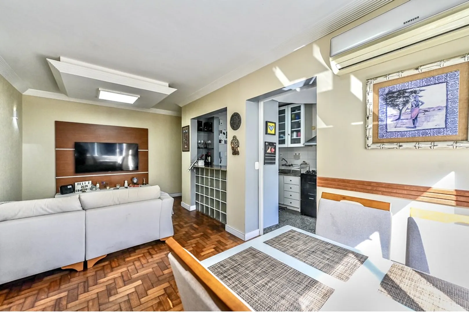 R$ 550.000 - BELO APARTAMENTO - 77M2 - 2 DORM - SU&Iacute;TE - CHURRASQUEIRA - SOL MANH&Atilde; - 1 VAGA Rua Cabral Porto Alegre - 