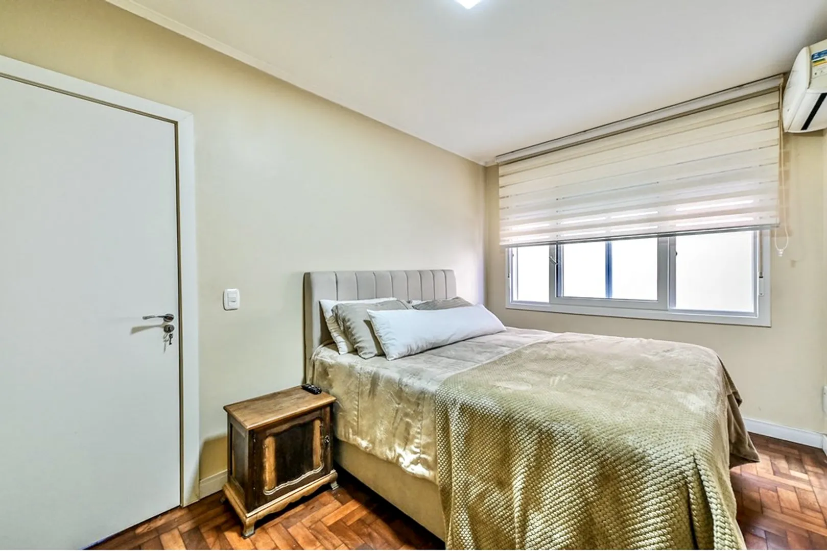 R$ 550.000 - BELO APARTAMENTO - 77M2 - 2 DORM - SU&Iacute;TE - CHURRASQUEIRA - SOL MANH&Atilde; - 1 VAGA Rua Cabral Porto Alegre - 