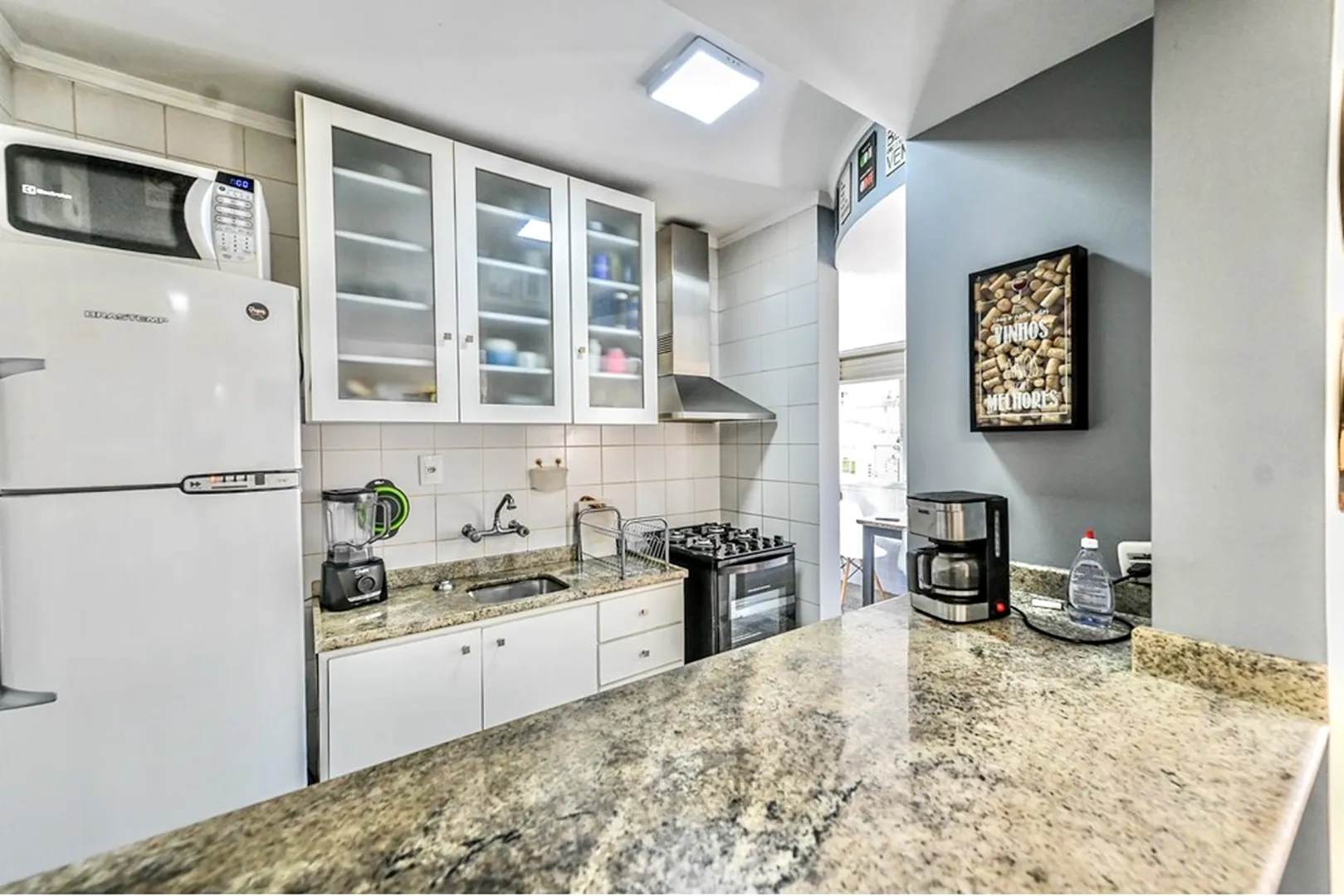 R$ 550.000 - BELO APARTAMENTO - 77M2 - 2 DORM - SU&Iacute;TE - CHURRASQUEIRA - SOL MANH&Atilde; - 1 VAGA Rua Cabral Porto Alegre - 