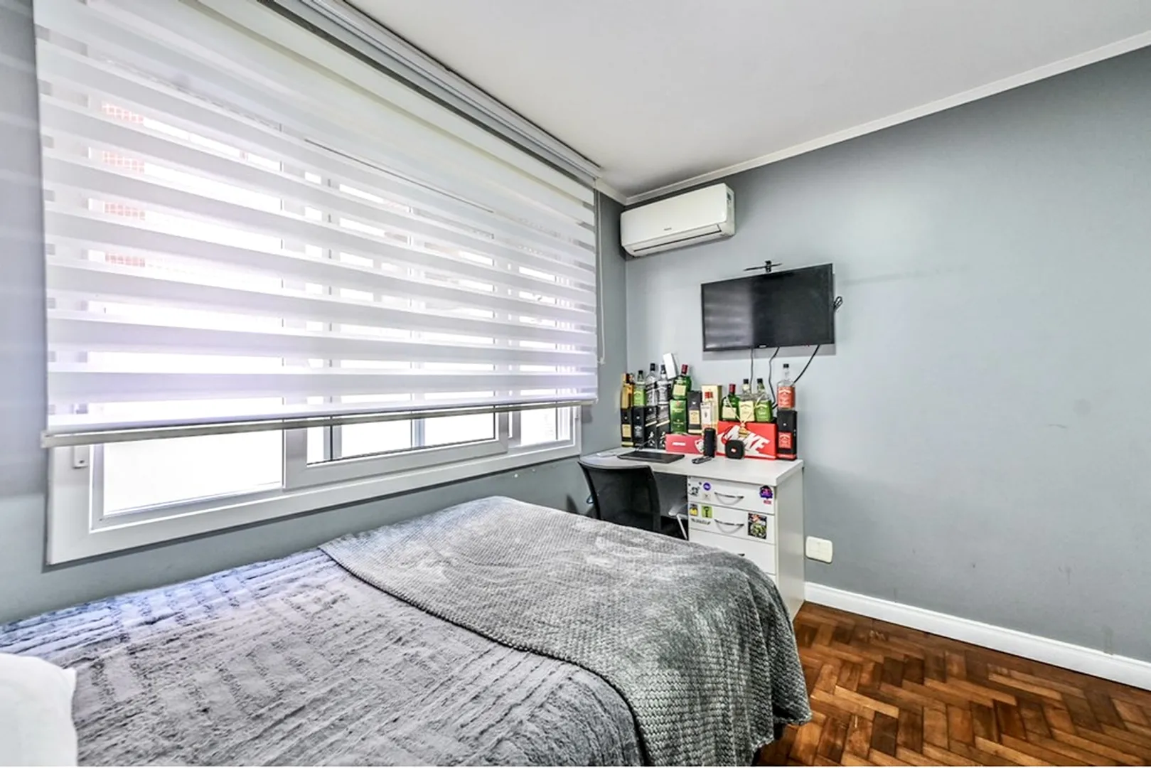 R$ 550.000 - BELO APARTAMENTO - 77M2 - 2 DORM - SU&Iacute;TE - CHURRASQUEIRA - SOL MANH&Atilde; - 1 VAGA Rua Cabral Porto Alegre - 
