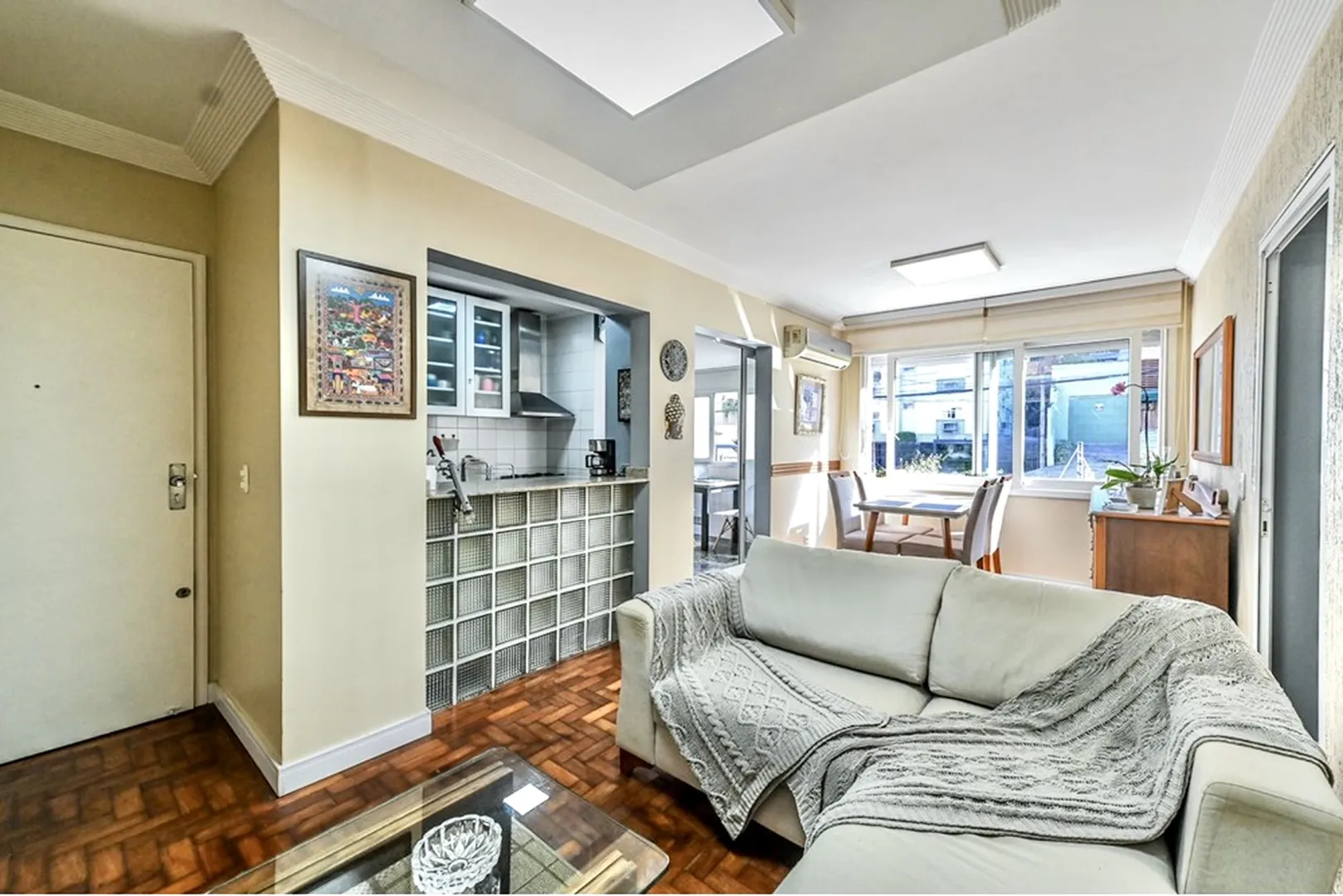 R$ 550.000 - BELO APARTAMENTO - 77M2 - 2 DORM - SU&Iacute;TE - CHURRASQUEIRA - SOL MANH&Atilde; - 1 VAGA Rua Cabral Porto Alegre - 