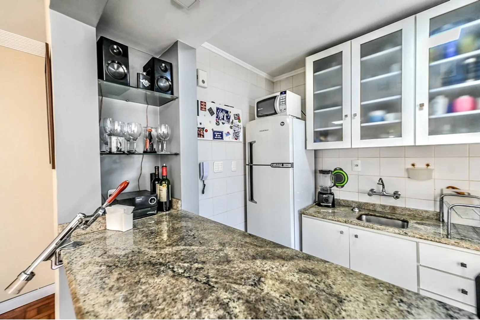 R$ 550.000 - BELO APARTAMENTO - 77M2 - 2 DORM - SU&Iacute;TE - CHURRASQUEIRA - SOL MANH&Atilde; - 1 VAGA Rua Cabral Porto Alegre - 