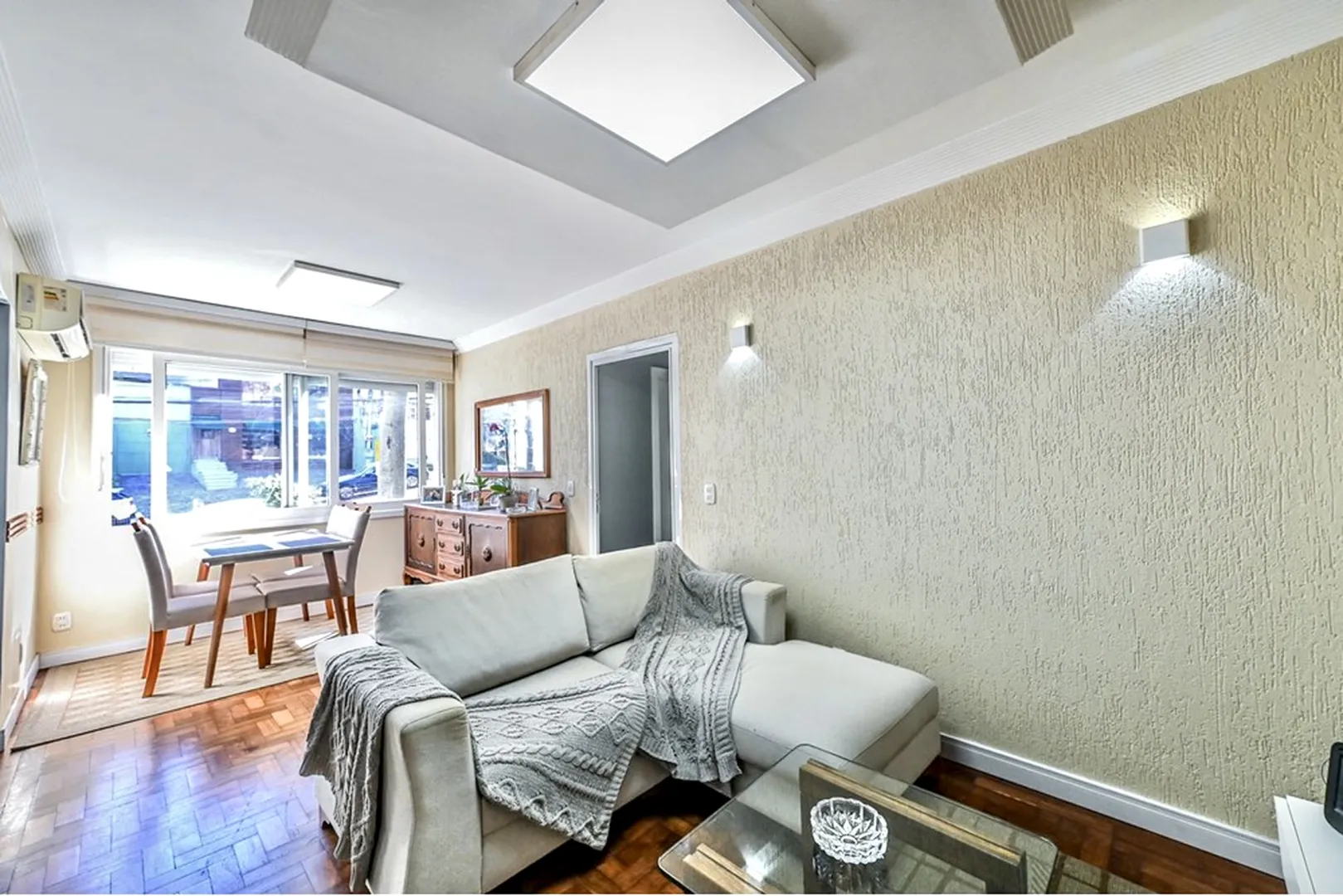 R$ 550.000 - BELO APARTAMENTO - 77M2 - 2 DORM - SU&Iacute;TE - CHURRASQUEIRA - SOL MANH&Atilde; - 1 VAGA Rua Cabral Porto Alegre - 