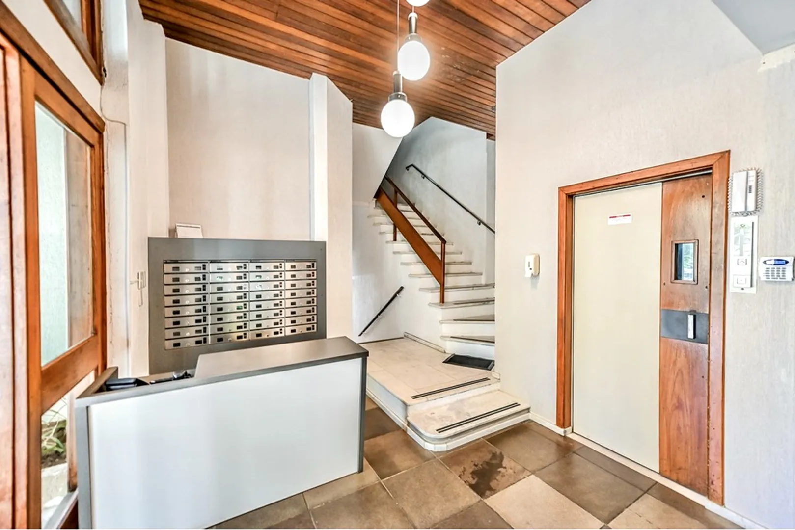 R$ 550.000 - BELO APARTAMENTO - 77M2 - 2 DORM - SU&Iacute;TE - CHURRASQUEIRA - SOL MANH&Atilde; - 1 VAGA Rua Cabral Porto Alegre - 