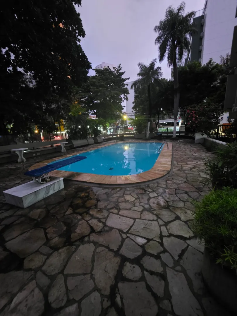 Apartamento para Alugar com 3 Quartos | 1 Su&iacute;te | Varanda | Piscina | R$ 4.500,00  Recife - 