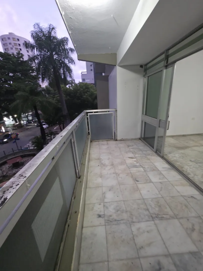 Apartamento para Alugar com 3 Quartos | 1 Su&iacute;te | Varanda | Piscina | R$ 4.500,00  Recife - 