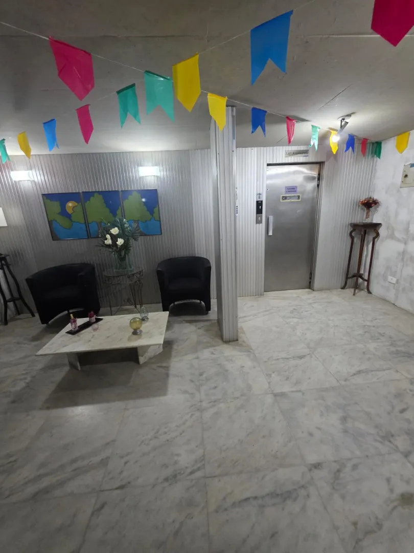 Apartamento para Alugar com 3 Quartos | 1 Su&iacute;te | Varanda | Piscina | R$ 4.500,00  Recife - 