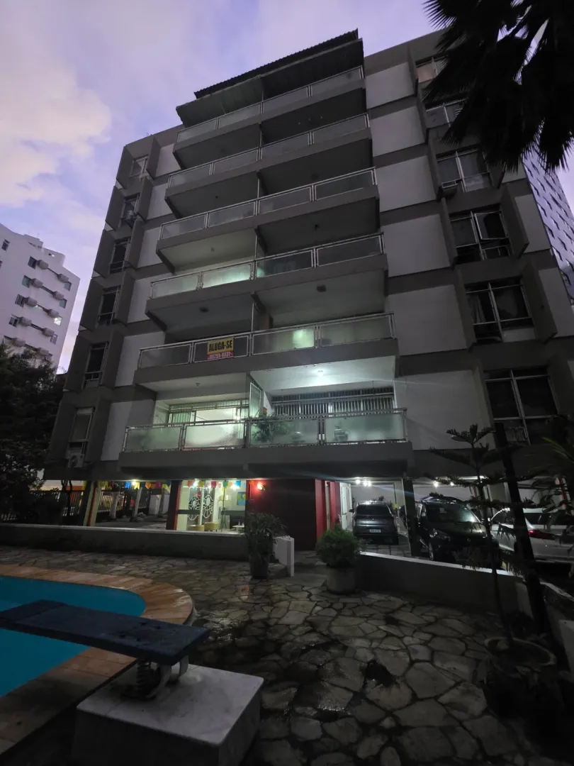 Apartamento para Alugar com 3 Quartos | 1 Su&iacute;te | Varanda | Piscina | R$ 4.500,00  Recife - 