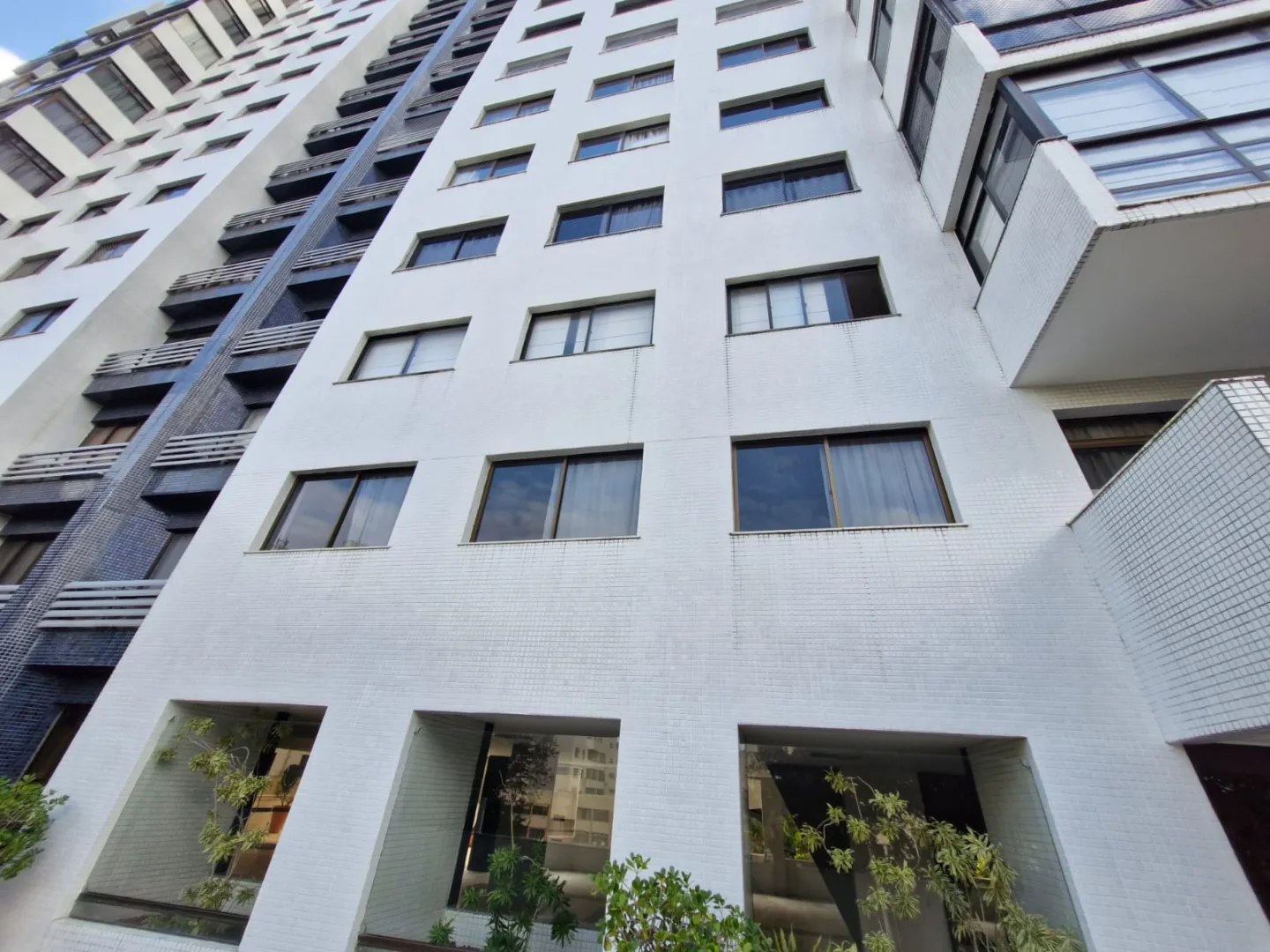 APARTAMENTO 4 QUARTOS SU&Iacute;TE CLOSET 3 GARAGENS &Agrave; VENDA NO CORREDOR DA VIT&Oacute;RIA Avenida Sete de Setembro Salvador - 
