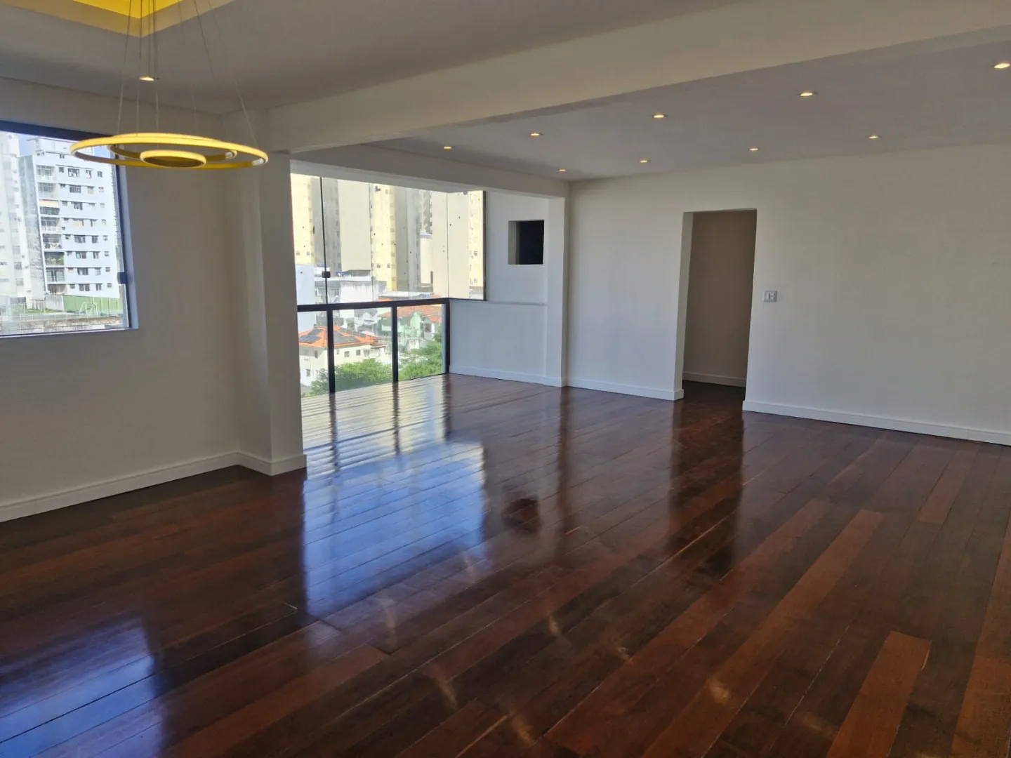 APARTAMENTO 4 QUARTOS SU&Iacute;TE CLOSET 3 GARAGENS &Agrave; VENDA NO CORREDOR DA VIT&Oacute;RIA Avenida Sete de Setembro Salvador - 
