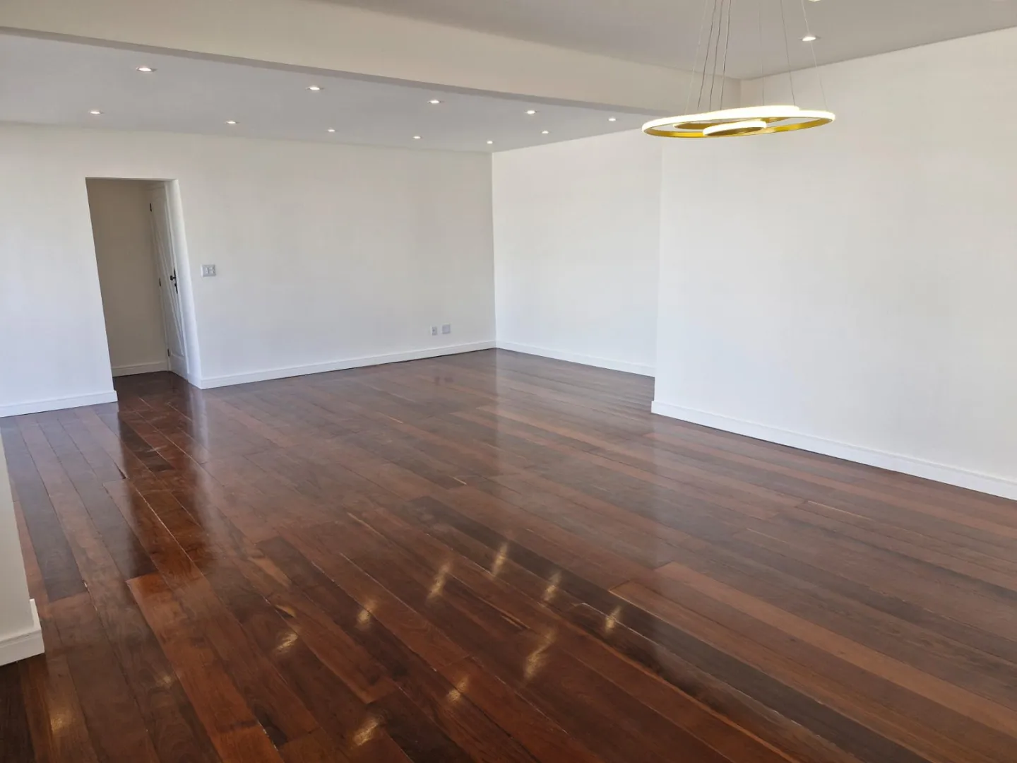 APARTAMENTO 4 QUARTOS SU&Iacute;TE CLOSET 3 GARAGENS &Agrave; VENDA NO CORREDOR DA VIT&Oacute;RIA Avenida Sete de Setembro Salvador - 