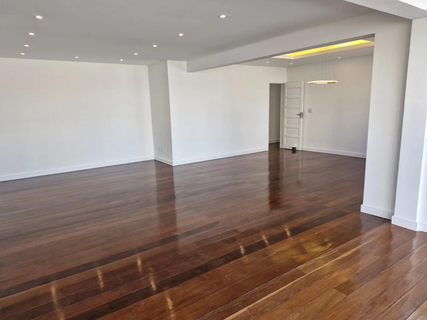 APARTAMENTO 4 QUARTOS SU&Iacute;TE CLOSET 3 GARAGENS &Agrave; VENDA NO CORREDOR DA VIT&Oacute;RIA Avenida Sete de Setembro Salvador - 