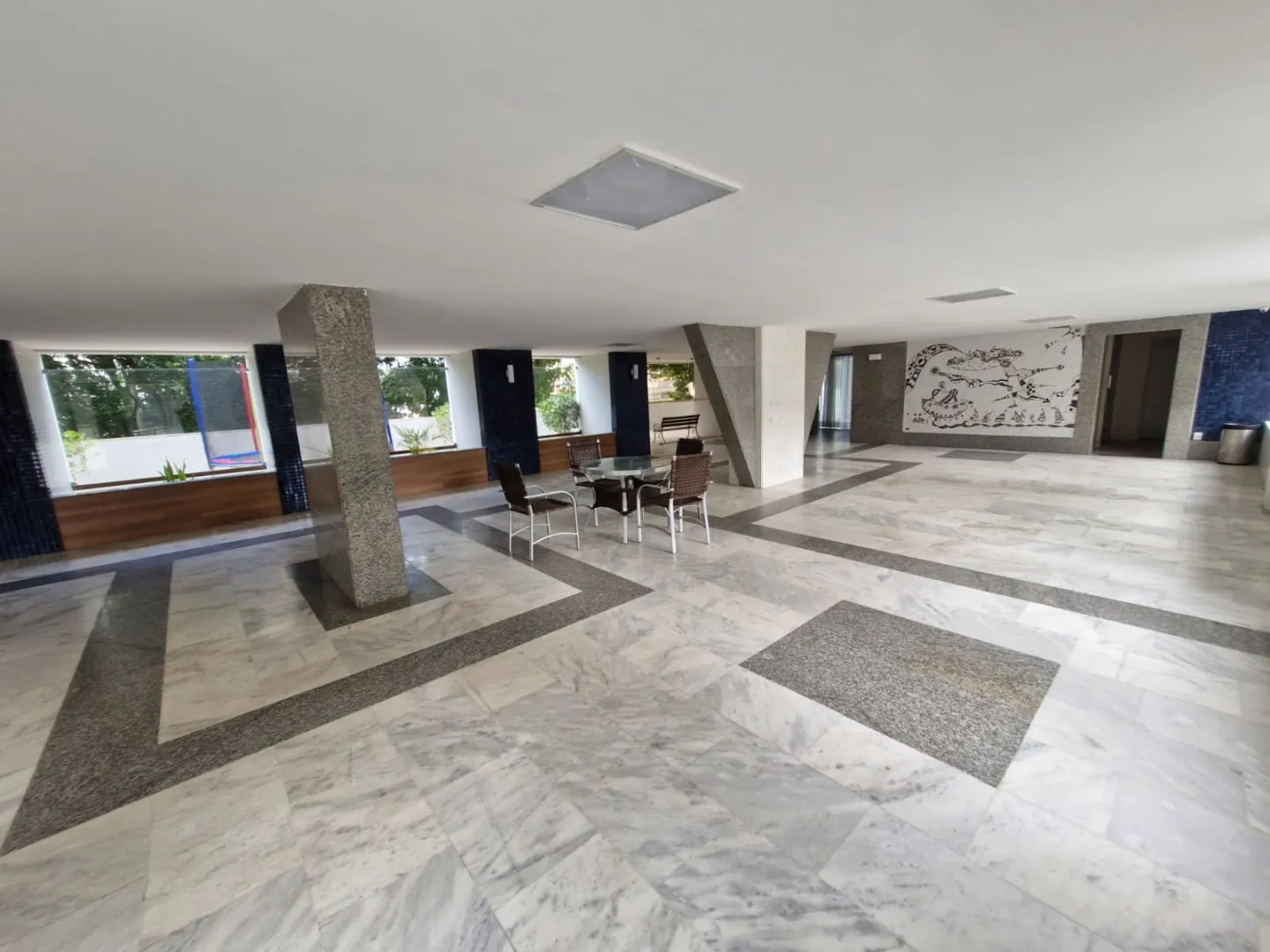 APARTAMENTO 4 QUARTOS SU&Iacute;TE CLOSET 3 GARAGENS &Agrave; VENDA NO CORREDOR DA VIT&Oacute;RIA Avenida Sete de Setembro Salvador - 