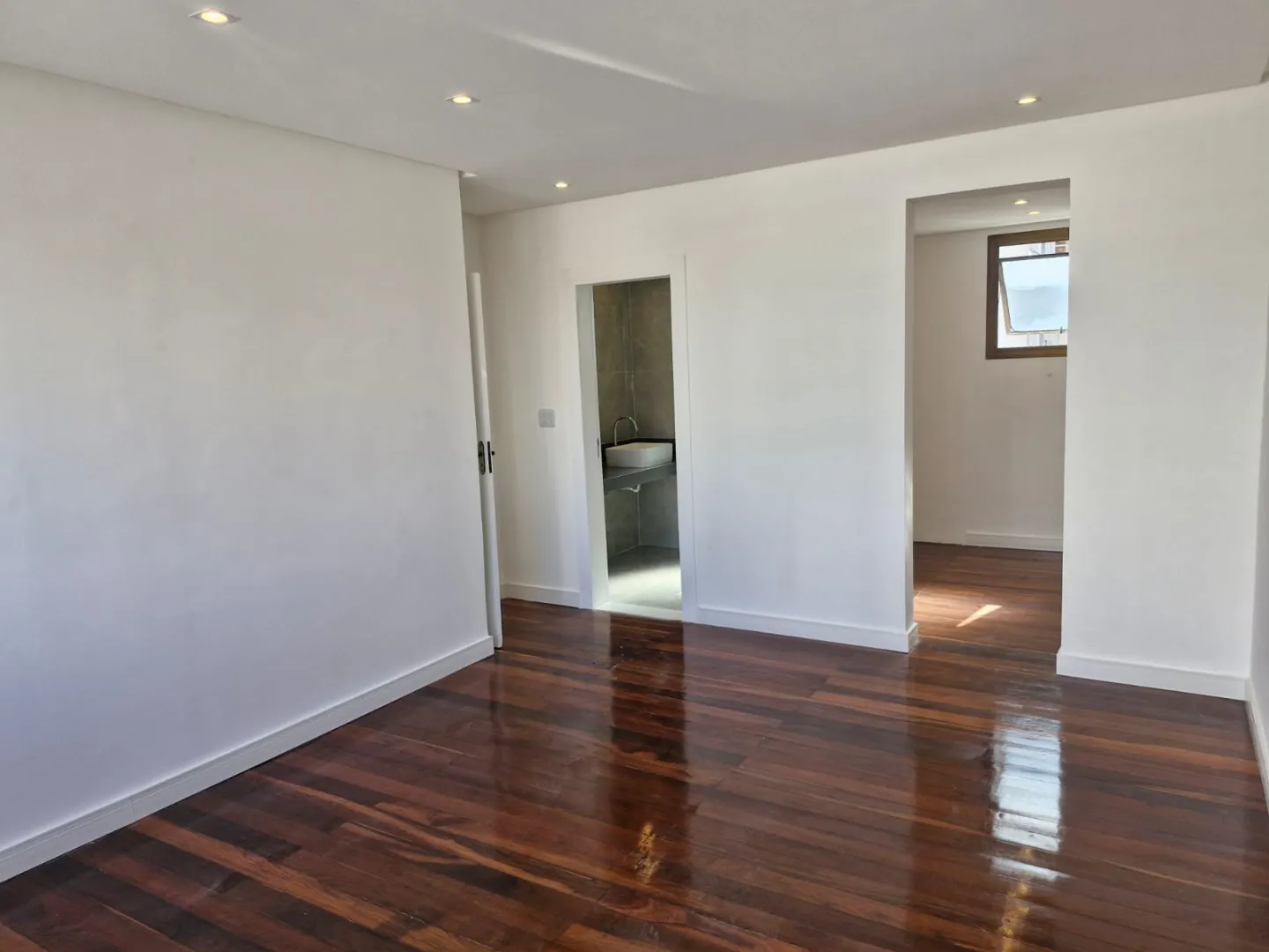 APARTAMENTO 4 QUARTOS SU&Iacute;TE CLOSET 3 GARAGENS &Agrave; VENDA NO CORREDOR DA VIT&Oacute;RIA Avenida Sete de Setembro Salvador - 