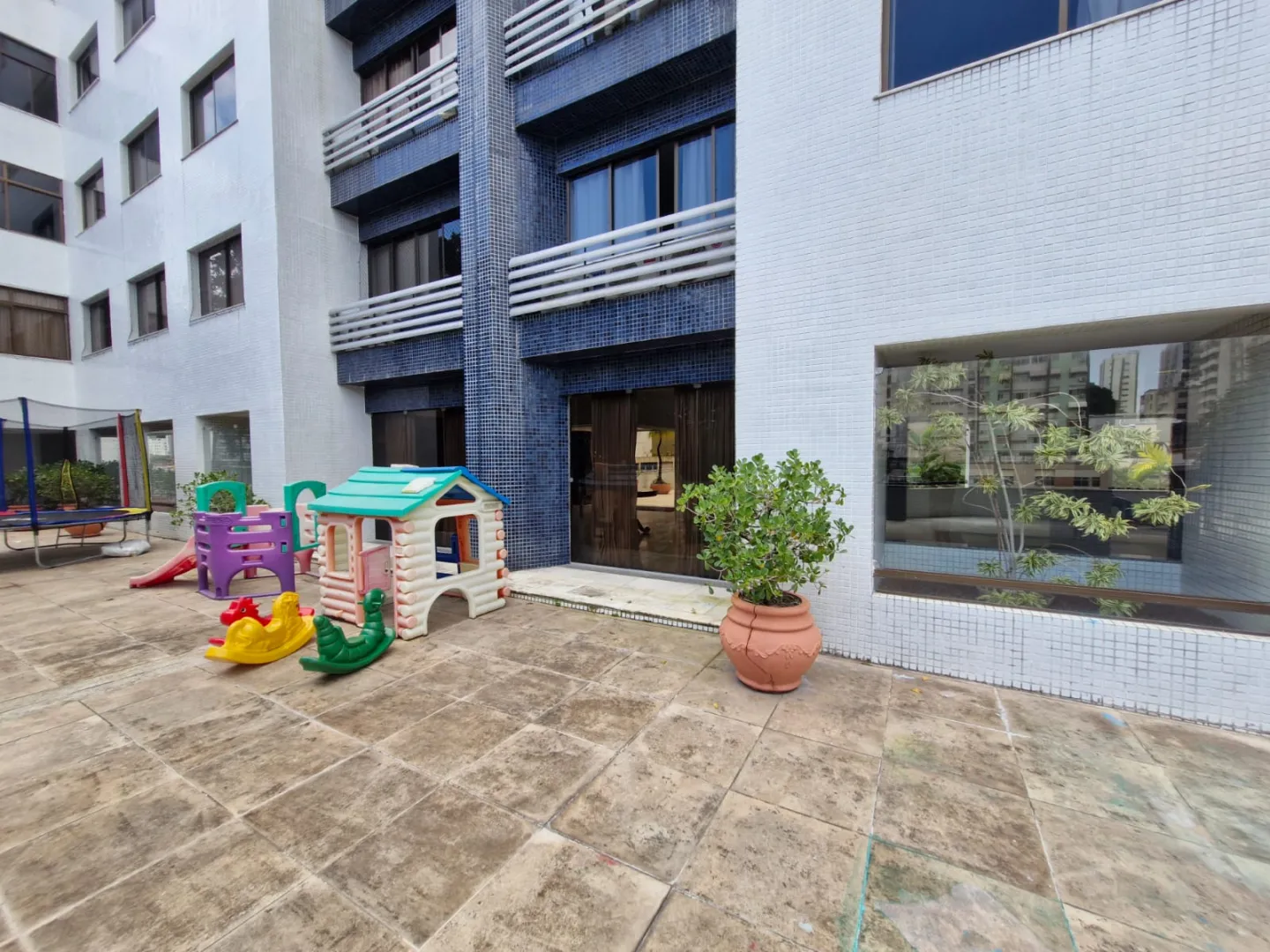 APARTAMENTO 4 QUARTOS SU&Iacute;TE CLOSET 3 GARAGENS &Agrave; VENDA NO CORREDOR DA VIT&Oacute;RIA Avenida Sete de Setembro Salvador - 