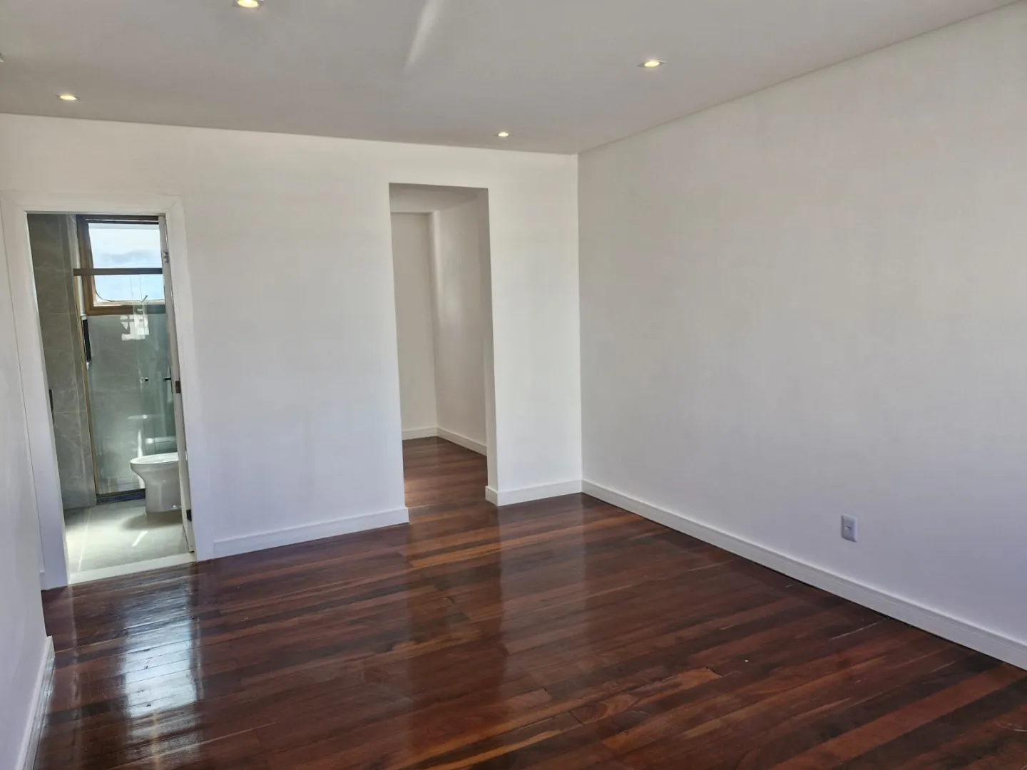 APARTAMENTO 4 QUARTOS SU&Iacute;TE CLOSET 3 GARAGENS &Agrave; VENDA NO CORREDOR DA VIT&Oacute;RIA Avenida Sete de Setembro Salvador - 