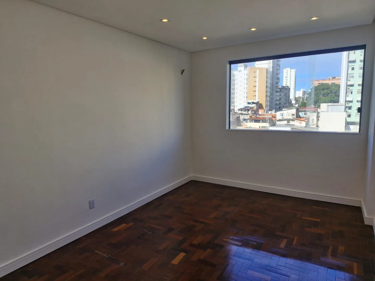 APARTAMENTO 4 QUARTOS SU&Iacute;TE CLOSET 3 GARAGENS &Agrave; VENDA NO CORREDOR DA VIT&Oacute;RIA Avenida Sete de Setembro Salvador - 