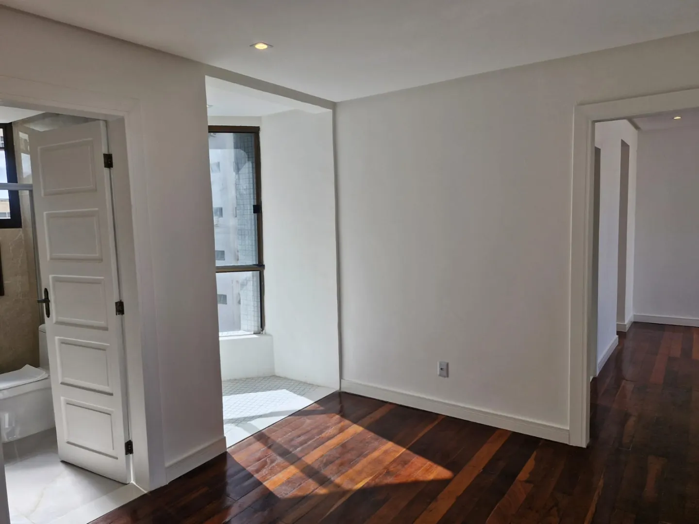 APARTAMENTO 4 QUARTOS SU&Iacute;TE CLOSET 3 GARAGENS &Agrave; VENDA NO CORREDOR DA VIT&Oacute;RIA Avenida Sete de Setembro Salvador - 
