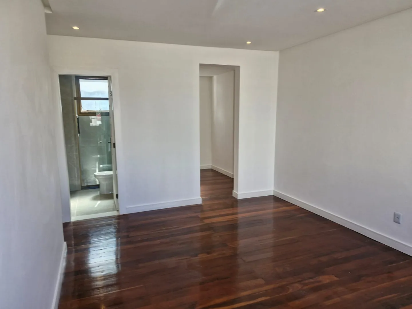 APARTAMENTO 4 QUARTOS SU&Iacute;TE CLOSET 3 GARAGENS &Agrave; VENDA NO CORREDOR DA VIT&Oacute;RIA Avenida Sete de Setembro Salvador - 