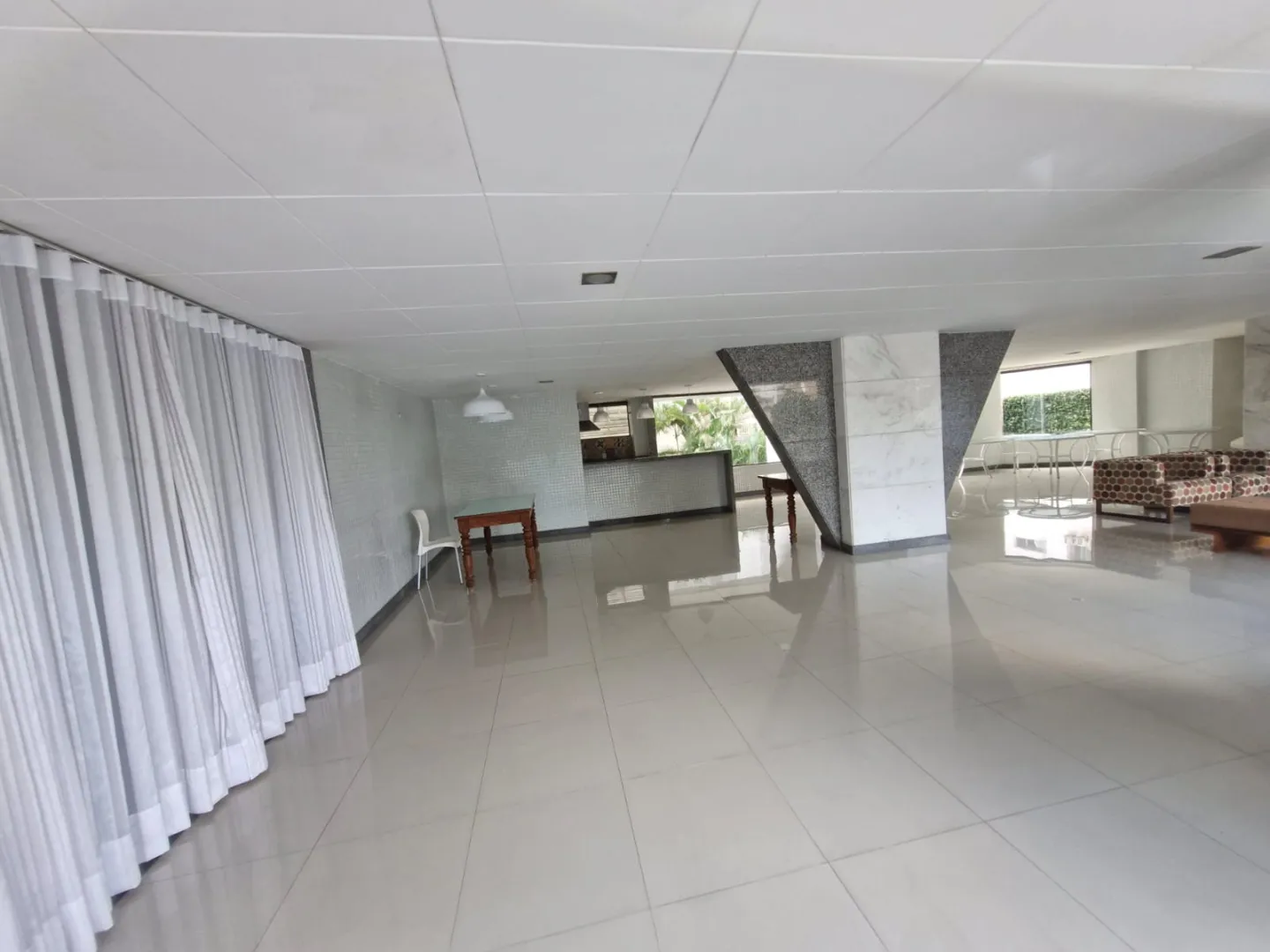 APARTAMENTO 4 QUARTOS SU&Iacute;TE CLOSET 3 GARAGENS &Agrave; VENDA NO CORREDOR DA VIT&Oacute;RIA Avenida Sete de Setembro Salvador - 