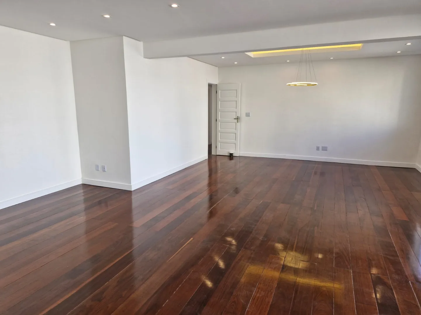 APARTAMENTO 4 QUARTOS SU&Iacute;TE CLOSET 3 GARAGENS &Agrave; VENDA NO CORREDOR DA VIT&Oacute;RIA Avenida Sete de Setembro Salvador - 