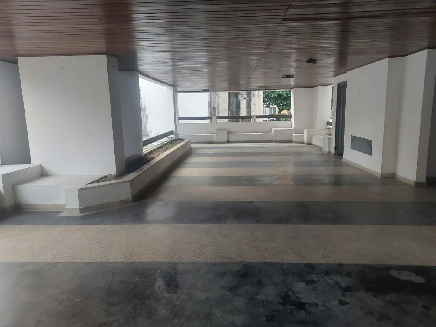 APARTAMENTO QUARTO E SALA ELEVADORES GARAGEM PORTARIA 24H &Agrave; VENDA NA BARRA! Rua Pedro Milton de Brito Salvador - 