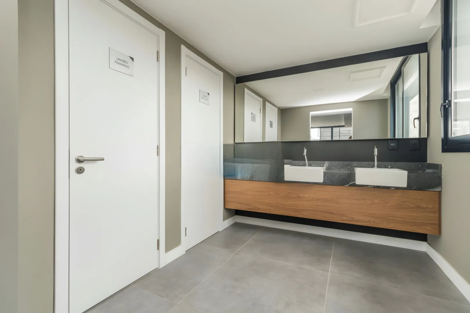R$ 795.000 - &Oacute;TIMO APARTAMENTO GARDEN - 66M2 - 1 DORM - 2 VAGAS - DEP&Oacute;SITOS Rua Auxiliadora Porto Alegre - 